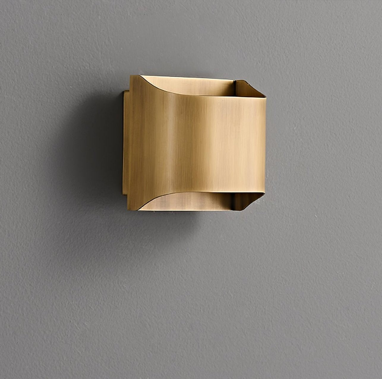 Leclerc Polished Brass Wall Sconce detail view 95