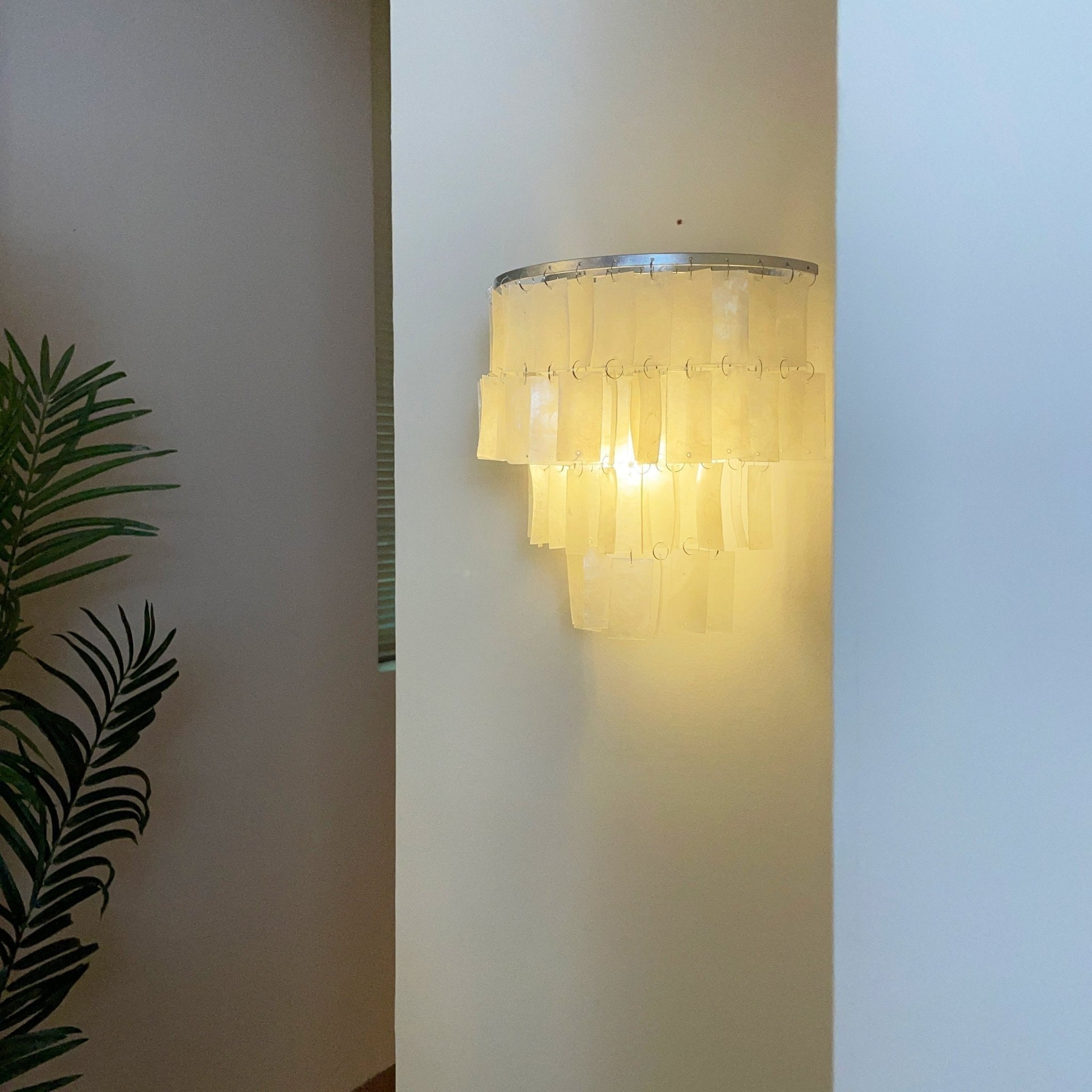 Lunara Shell Cascade Wall Light, Hardwired Wall Sconce, detail 6