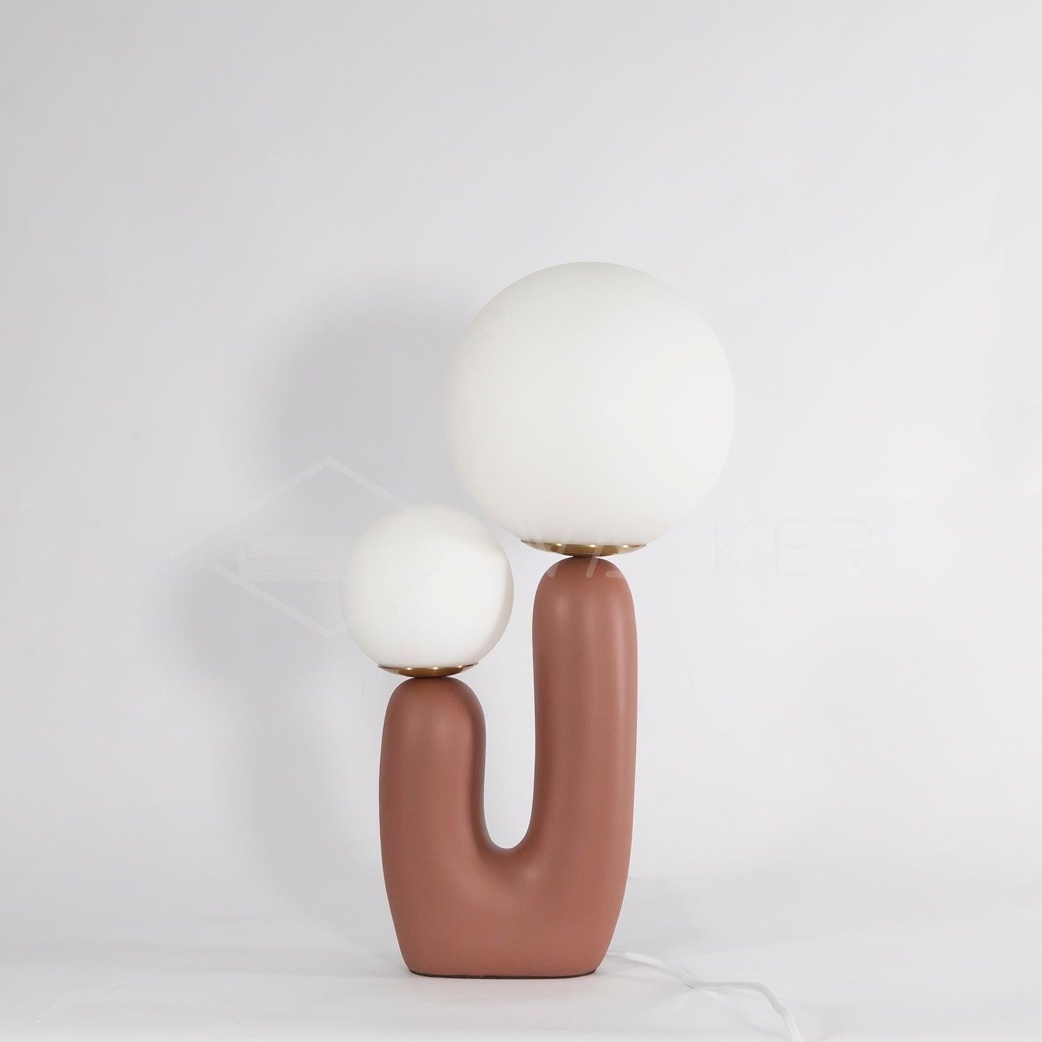 Oo Smooth Resin Table Lamp