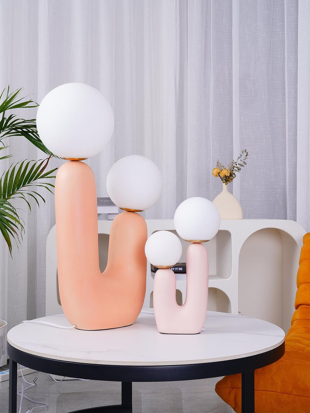 Oo Smooth Resin Table Lamp