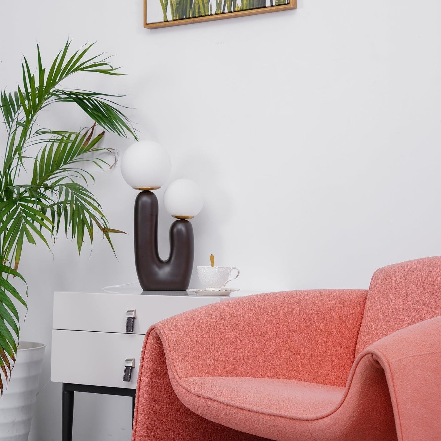 Oo Smooth Resin Table Lamp