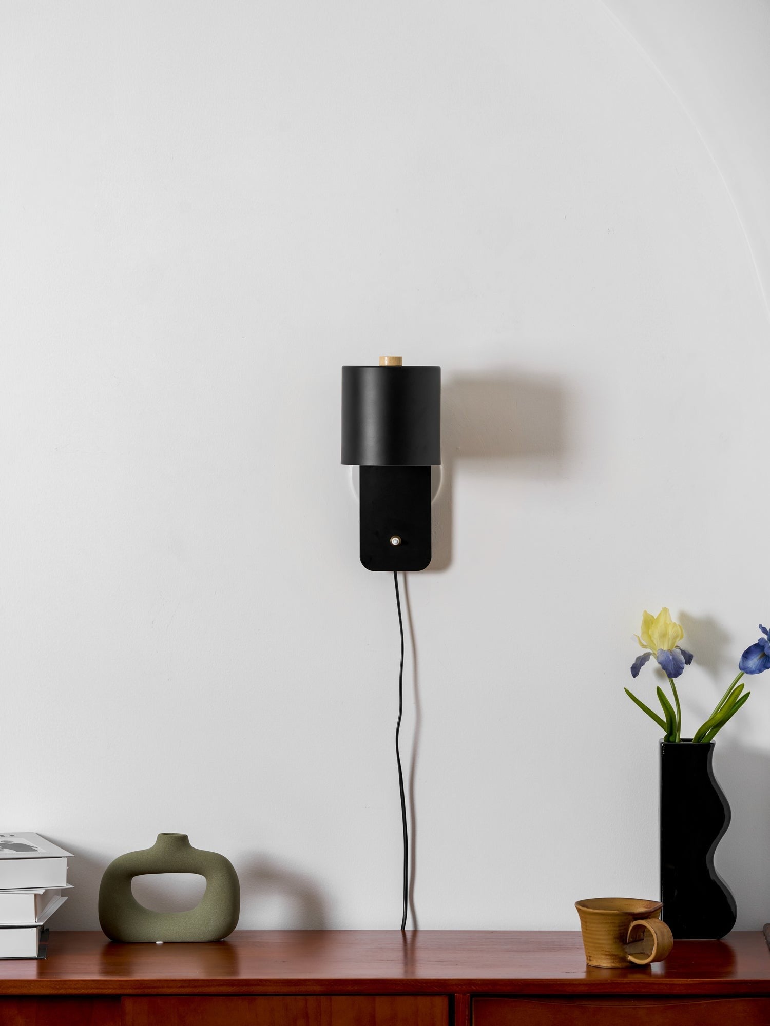 Orbit Plug-in Rotating Wall Lamp