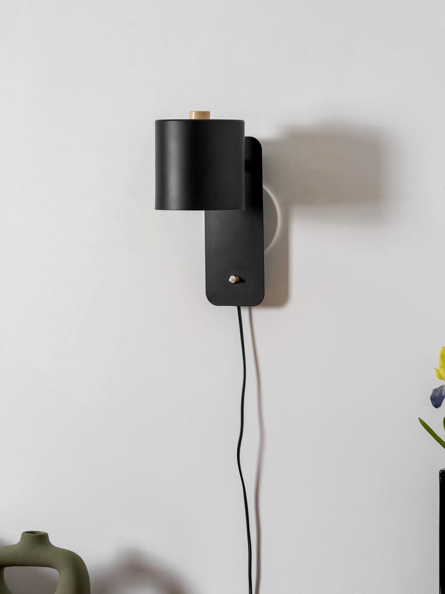 Orbit Plug-in Rotating Wall Lamp