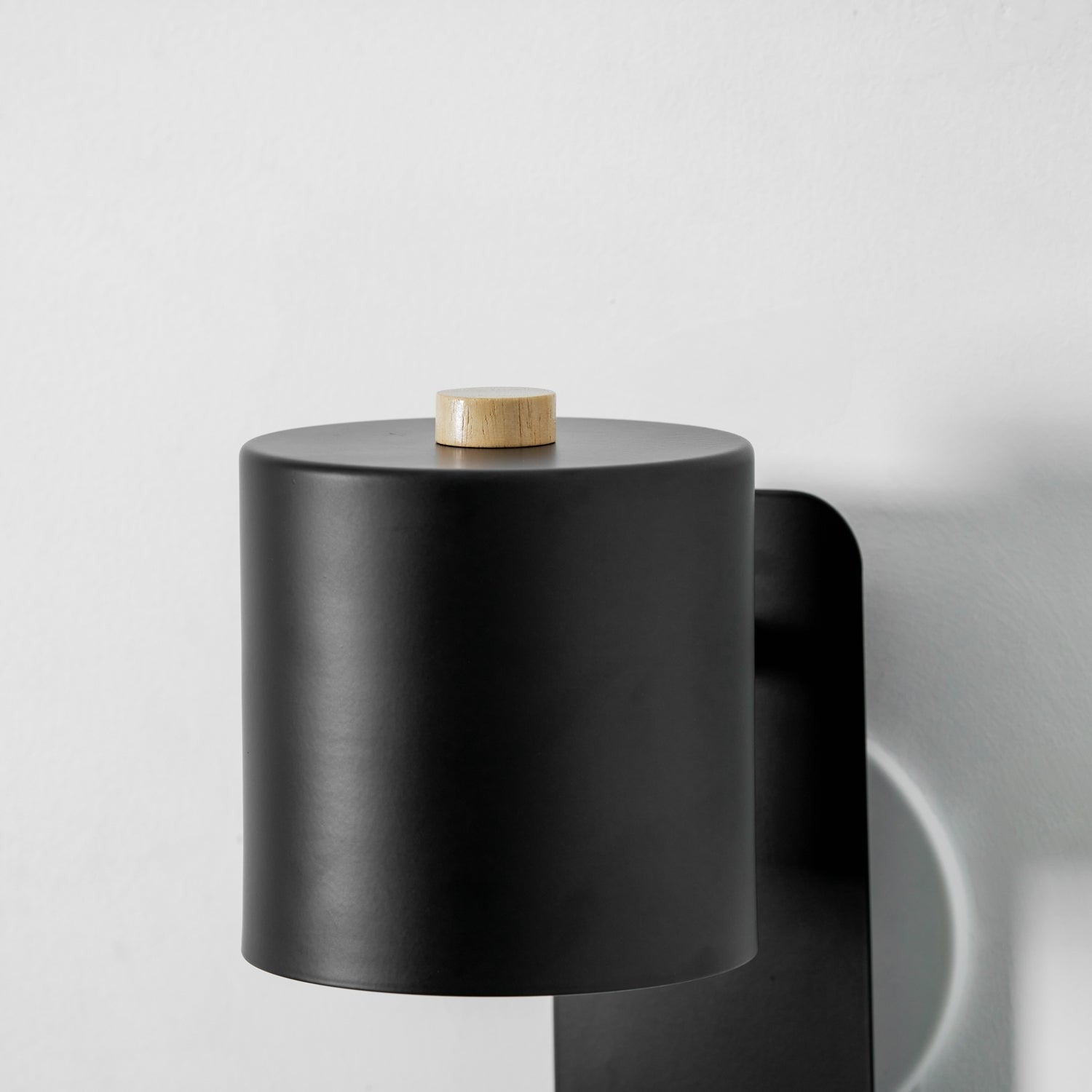 Orbit Plug-in Rotating Wall Lamp