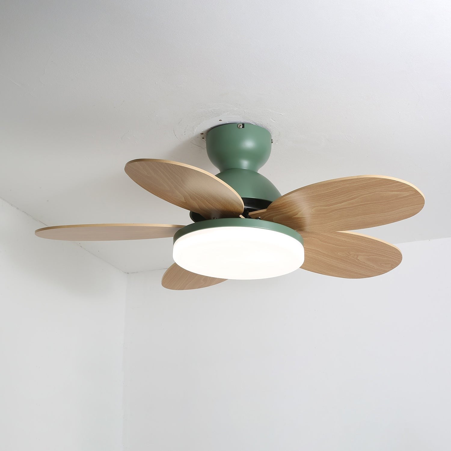 Petalo Wood Blade Ceiling Fan Light