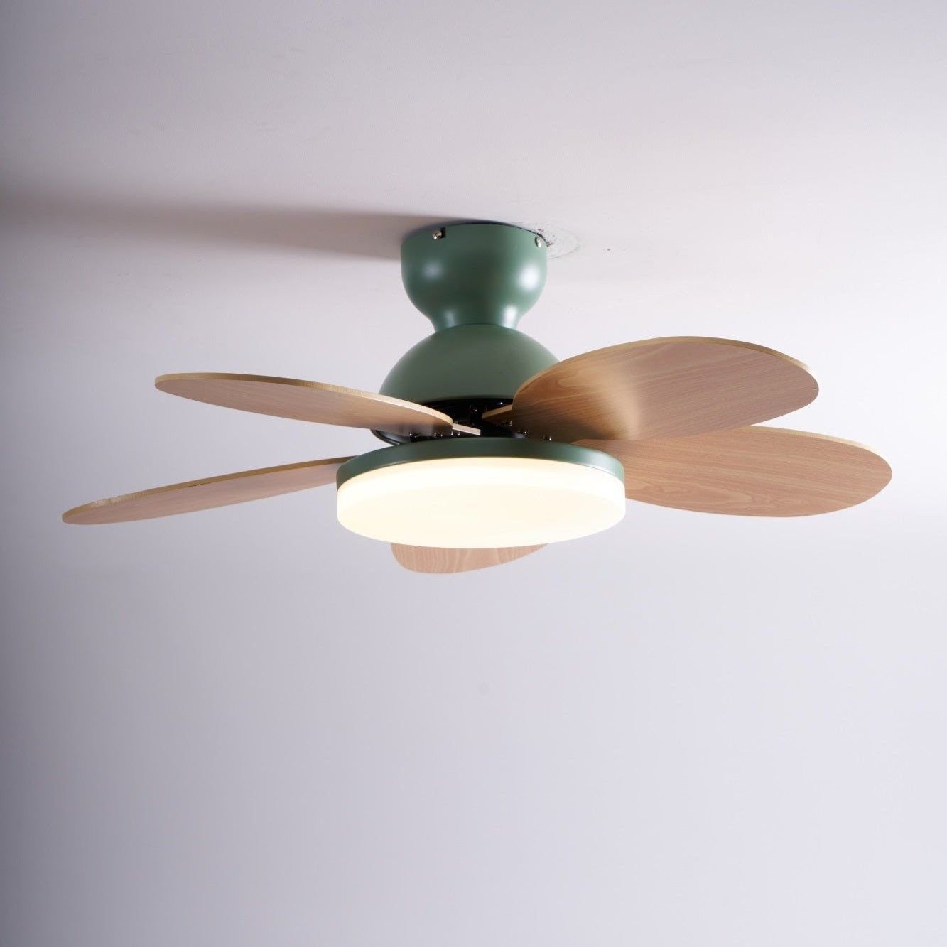 Petalo Wood Blade Ceiling Fan Light