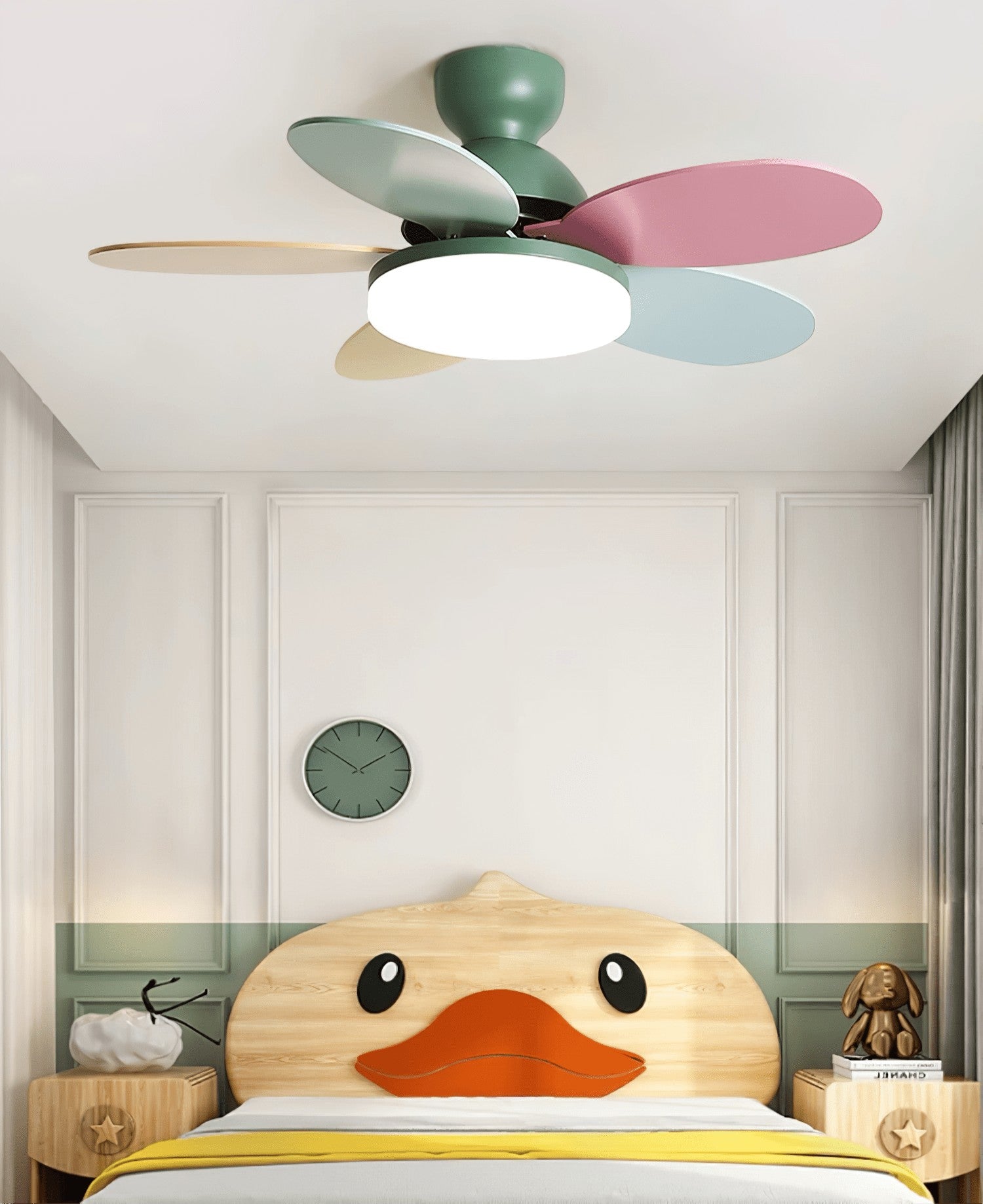 Petalo Wood Blade Ceiling Fan Light