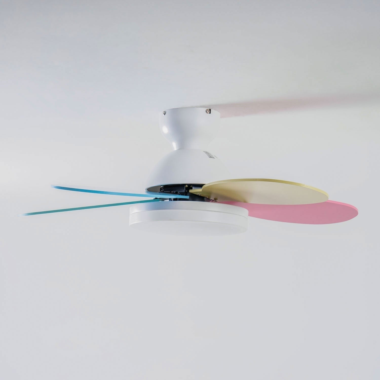 Petalo Wood Blade Ceiling Fan Light