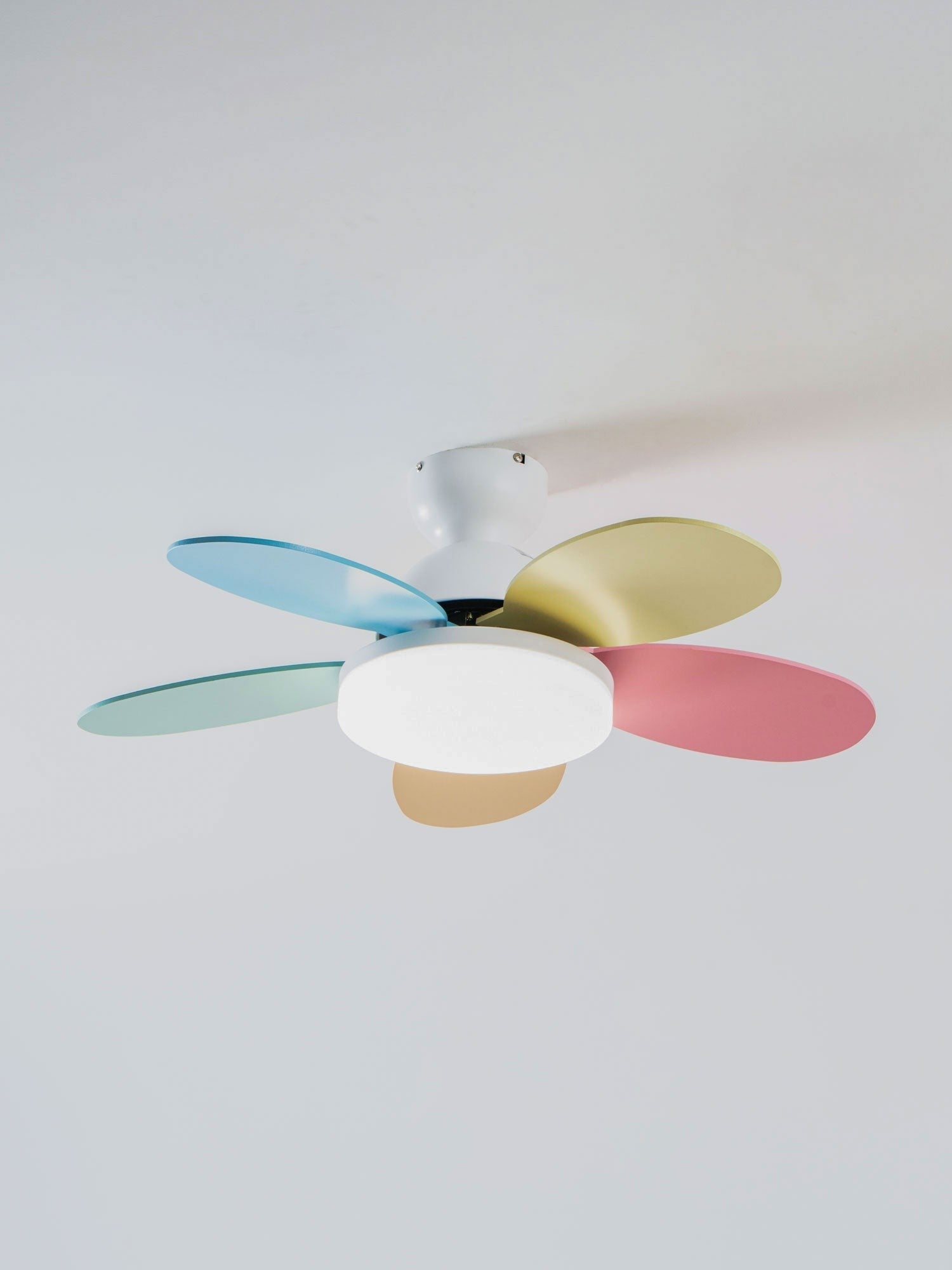 Petalo Wood Blade Ceiling Fan Light