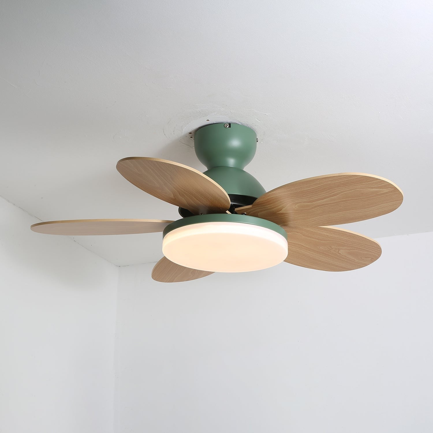 Petalo Wood Blade Ceiling Fan Light