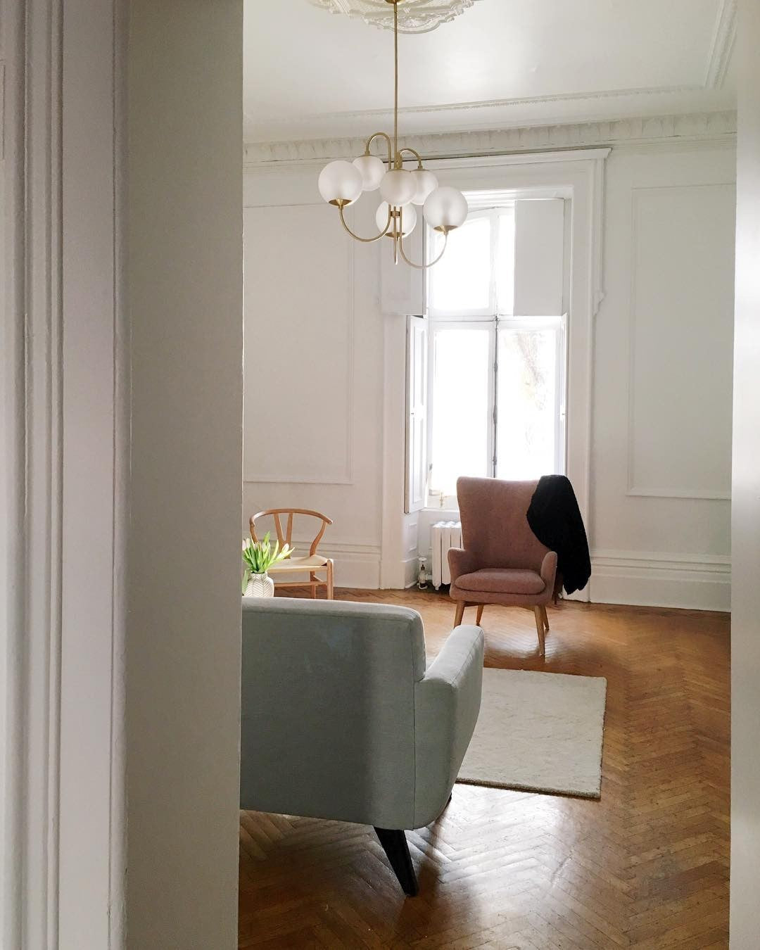 Swan Curve Glass Chandelier