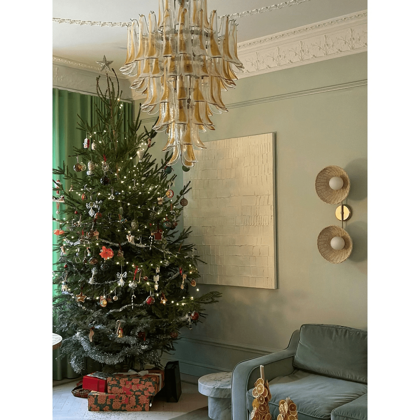 Dravina Glass Petals Chandelier