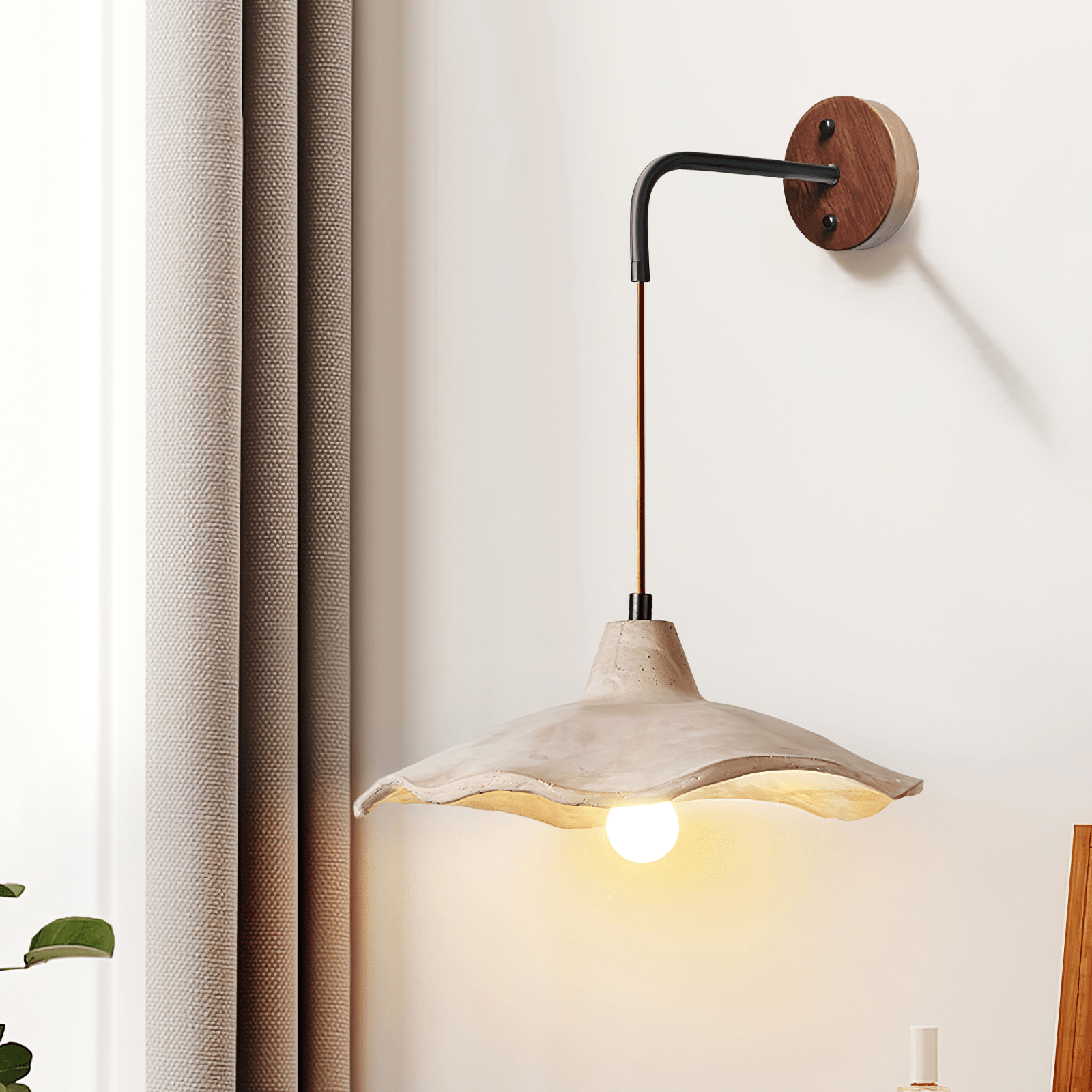 Mirella Sconce