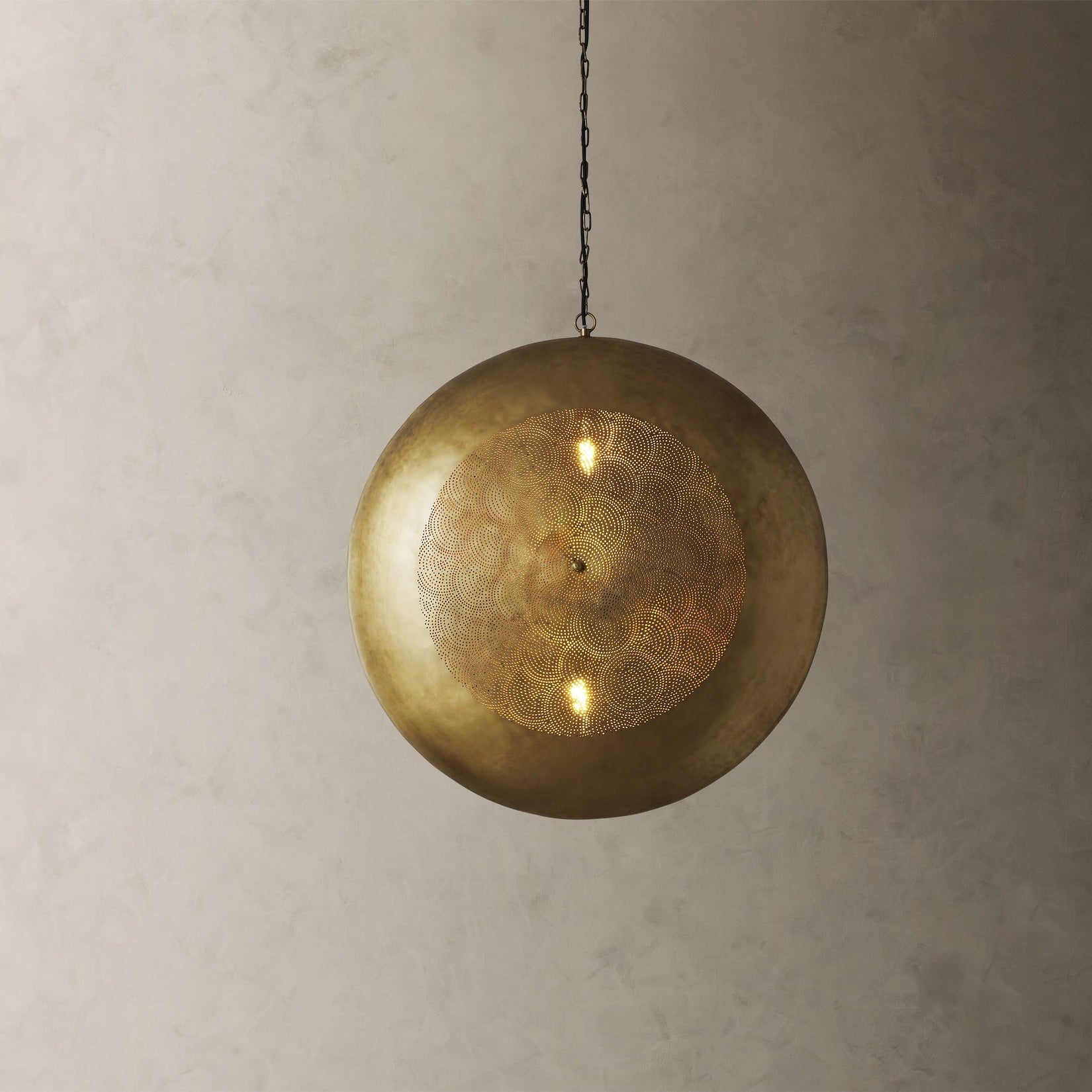 Astrid Circle Pendant