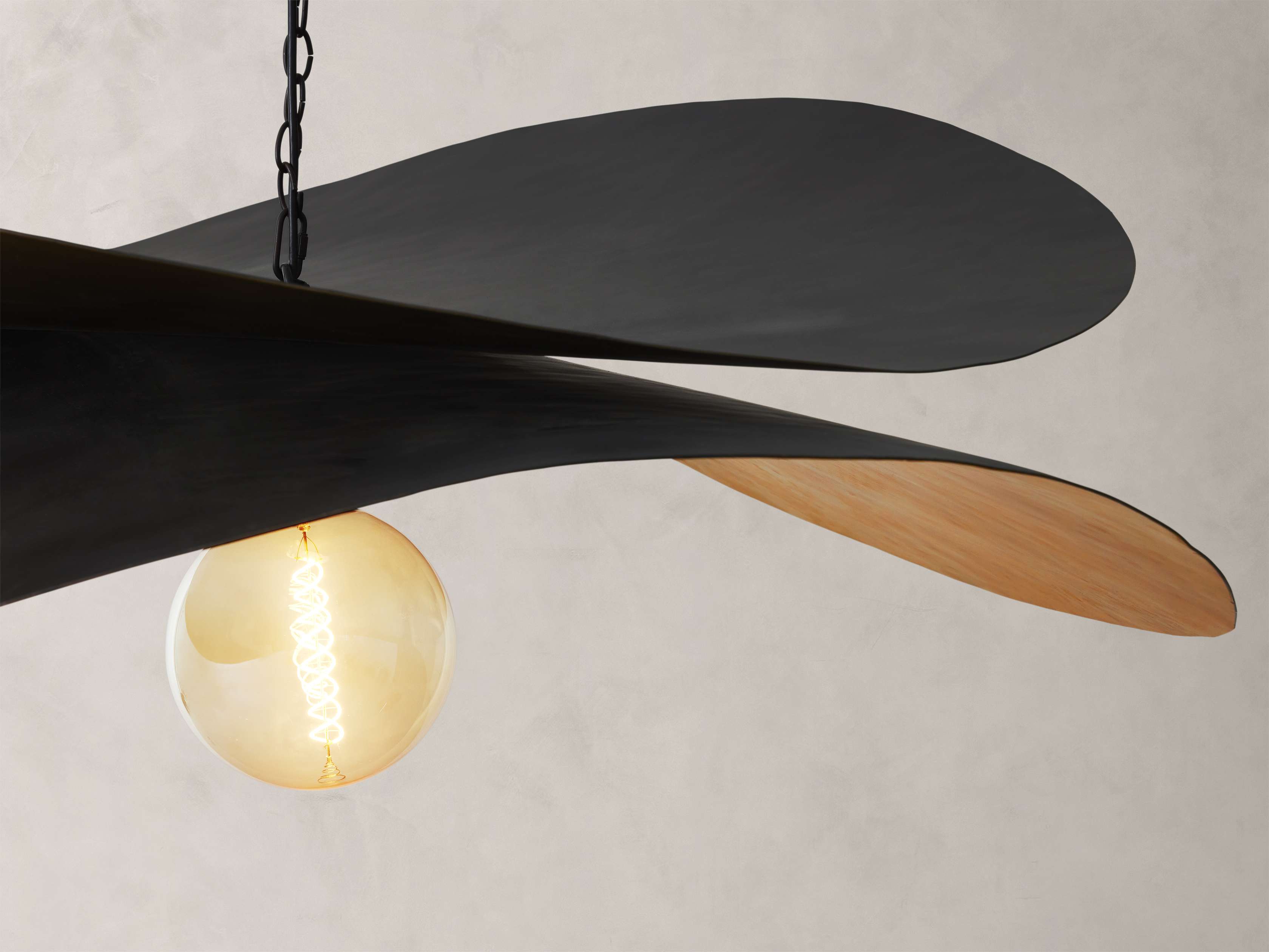 Fria Curved Pendant