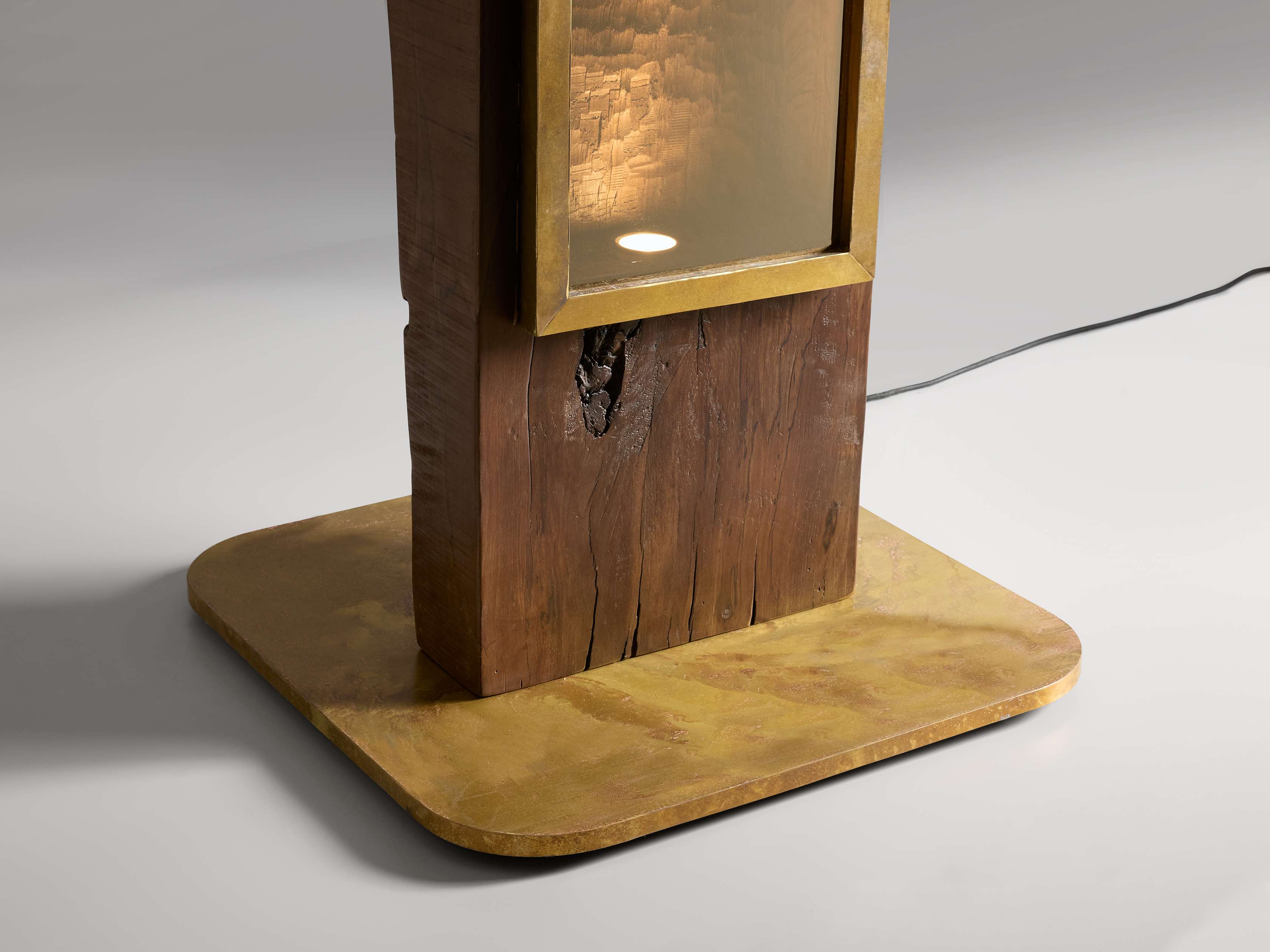 Vigas Floor Lamp