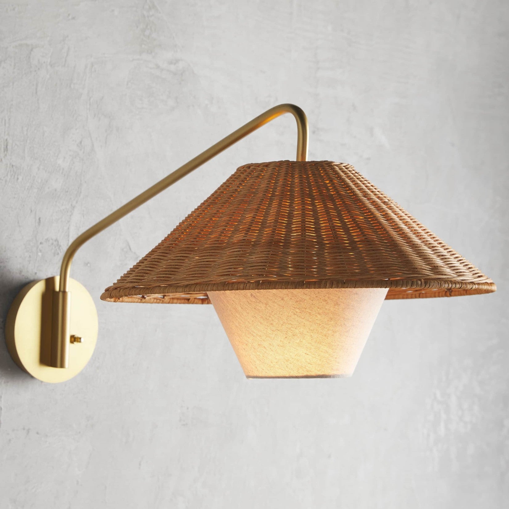Farrah Sconce