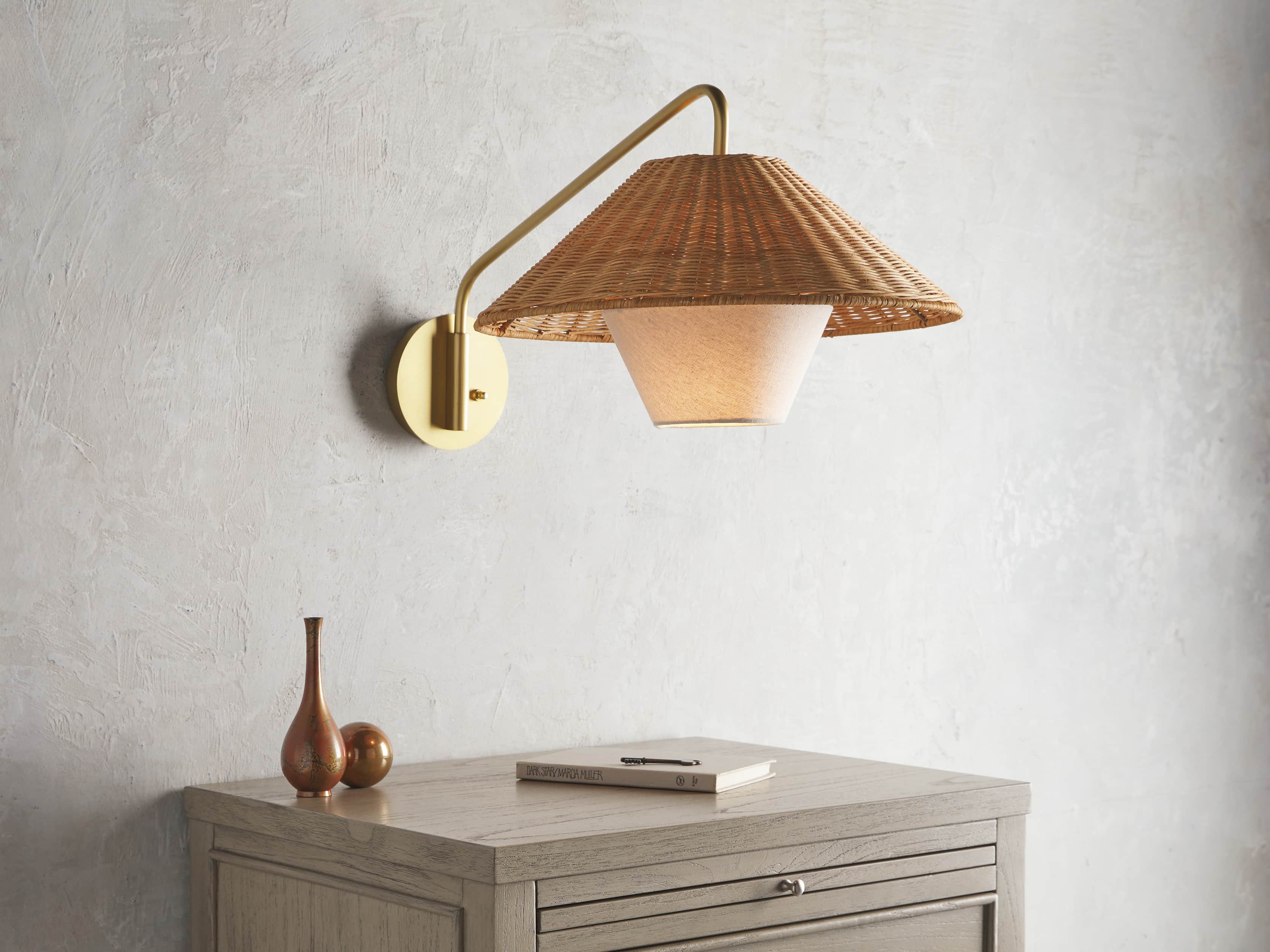 Farrah Sconce