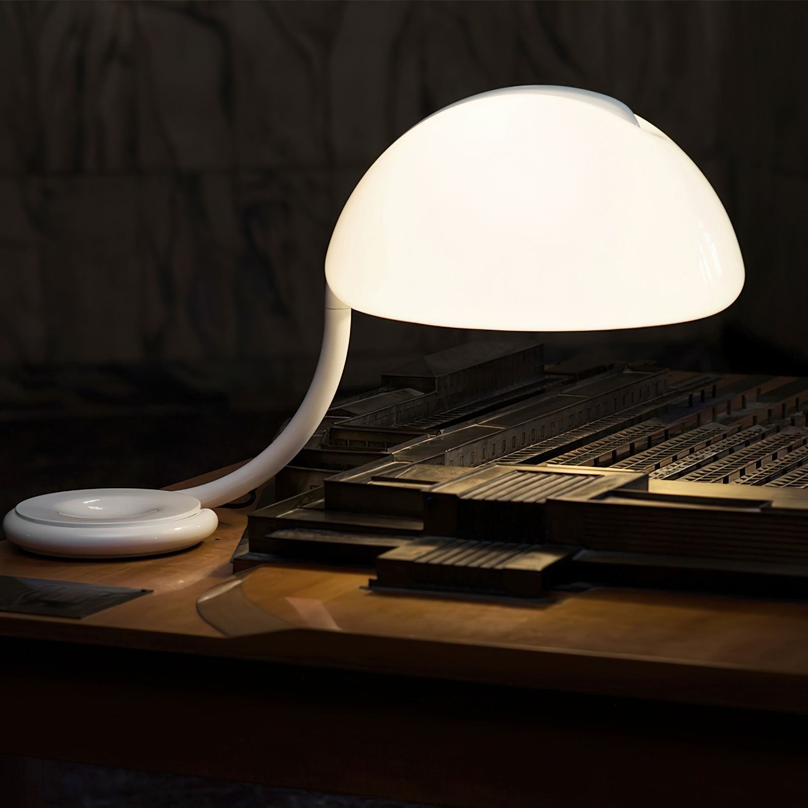 Arc Glow Table Lamp 17.7