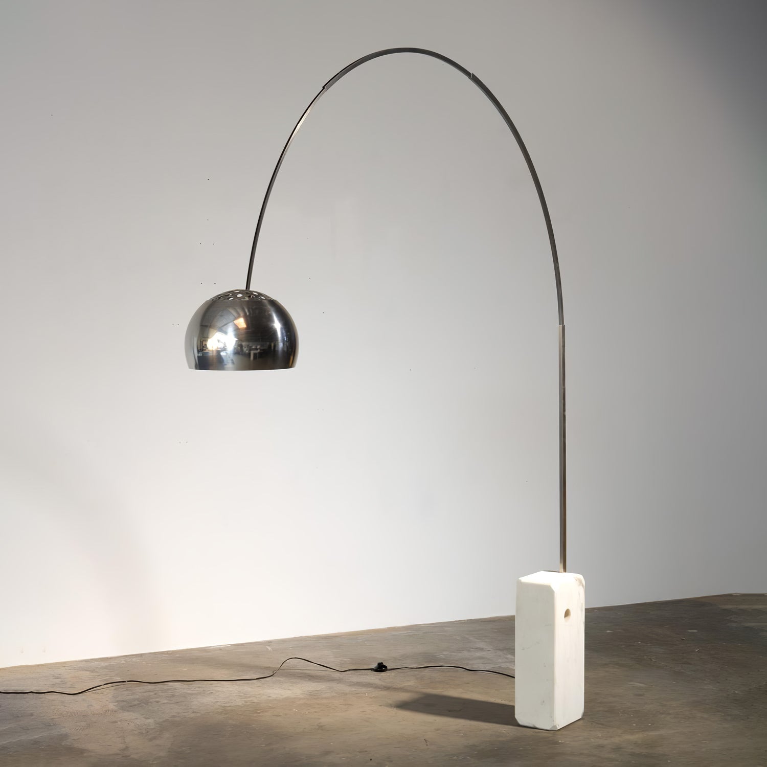 Arcadia Lu x e Floor Lamp