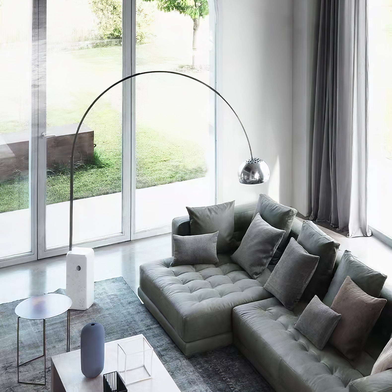 Arcadia Lu x e Floor Lamp
