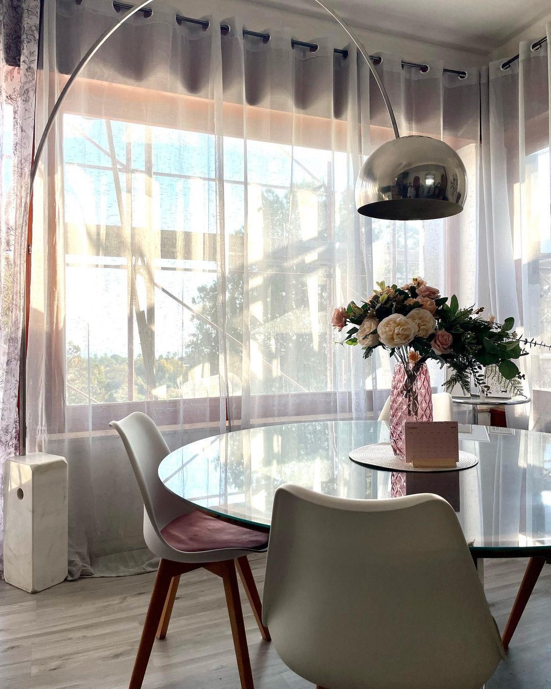 Arcadia Lu x e Floor Lamp