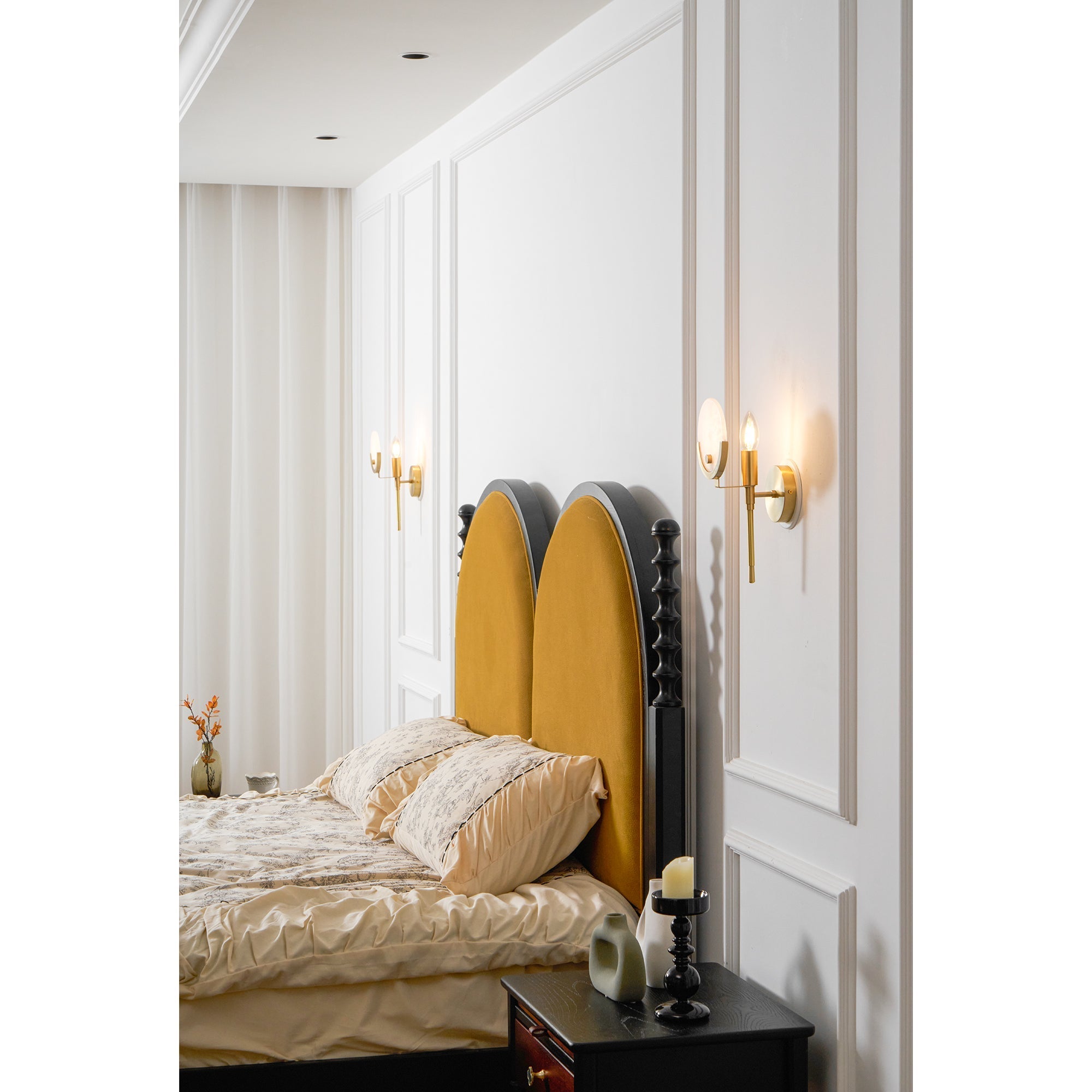 Ava Brass Wall Lamp