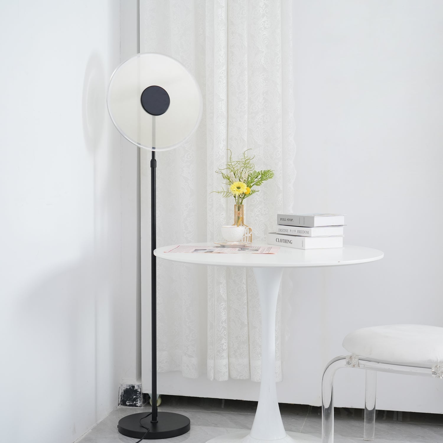 Lu x ora Floor Lamp