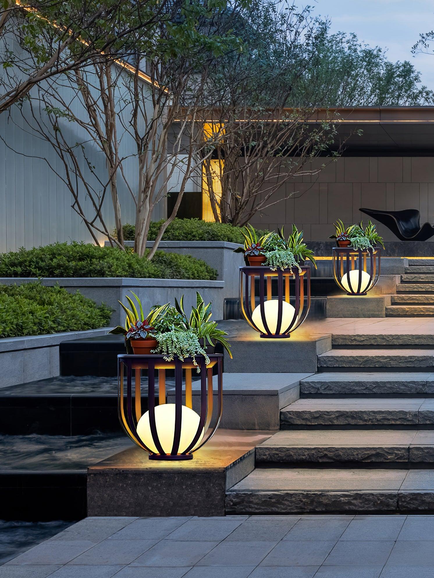 Bols Garden Solar Outdoor Floor Lamp detail view 15