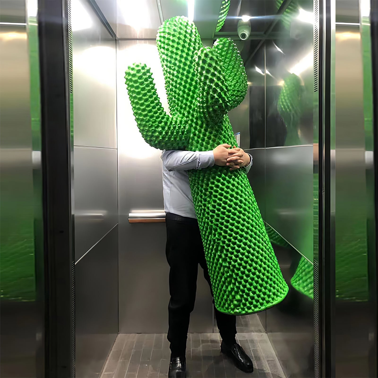 Mello Sculptural Portable Lamp Cactus Coat Rack