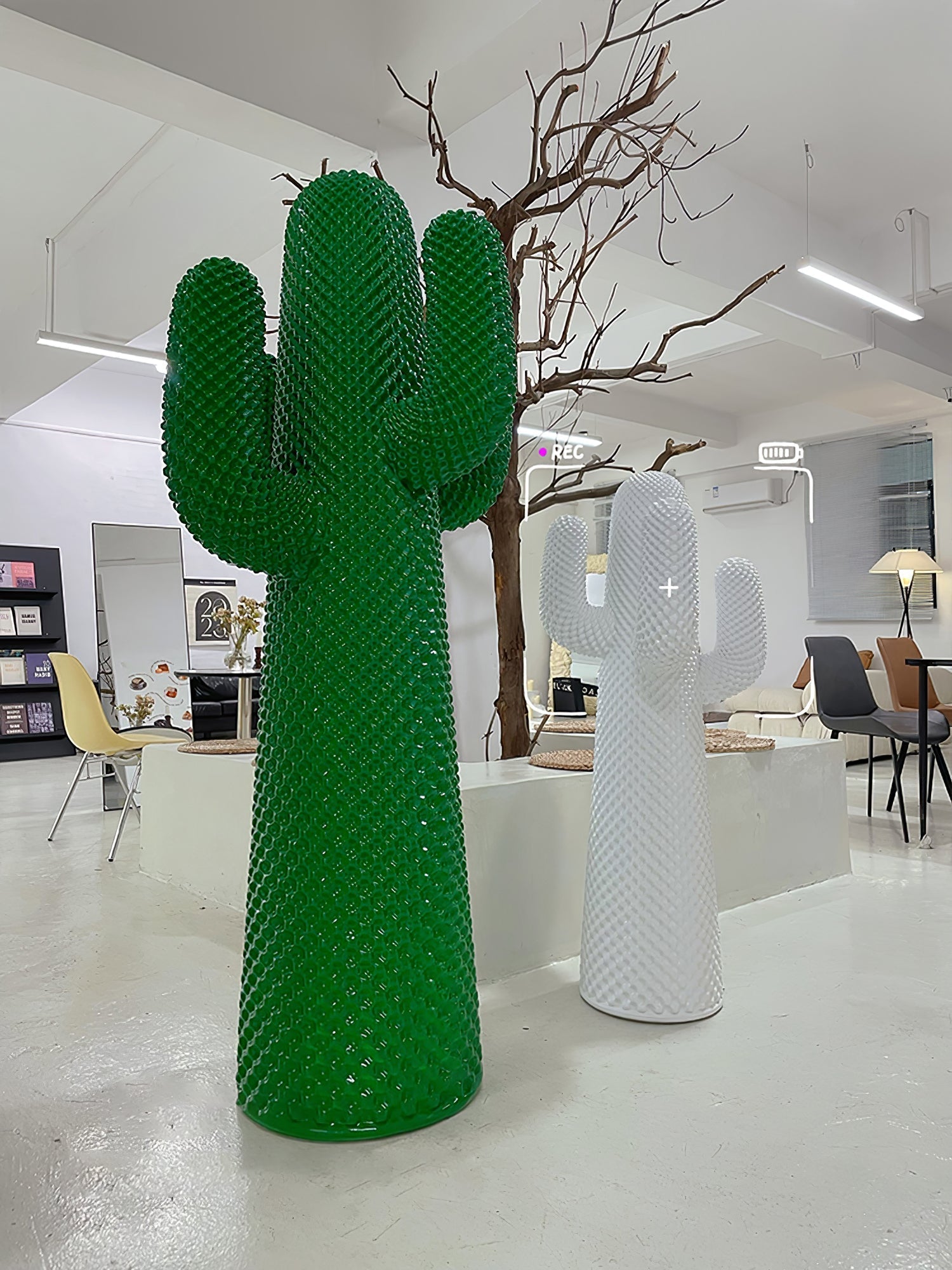 Mello Sculptural Portable Lamp Cactus Coat Rack