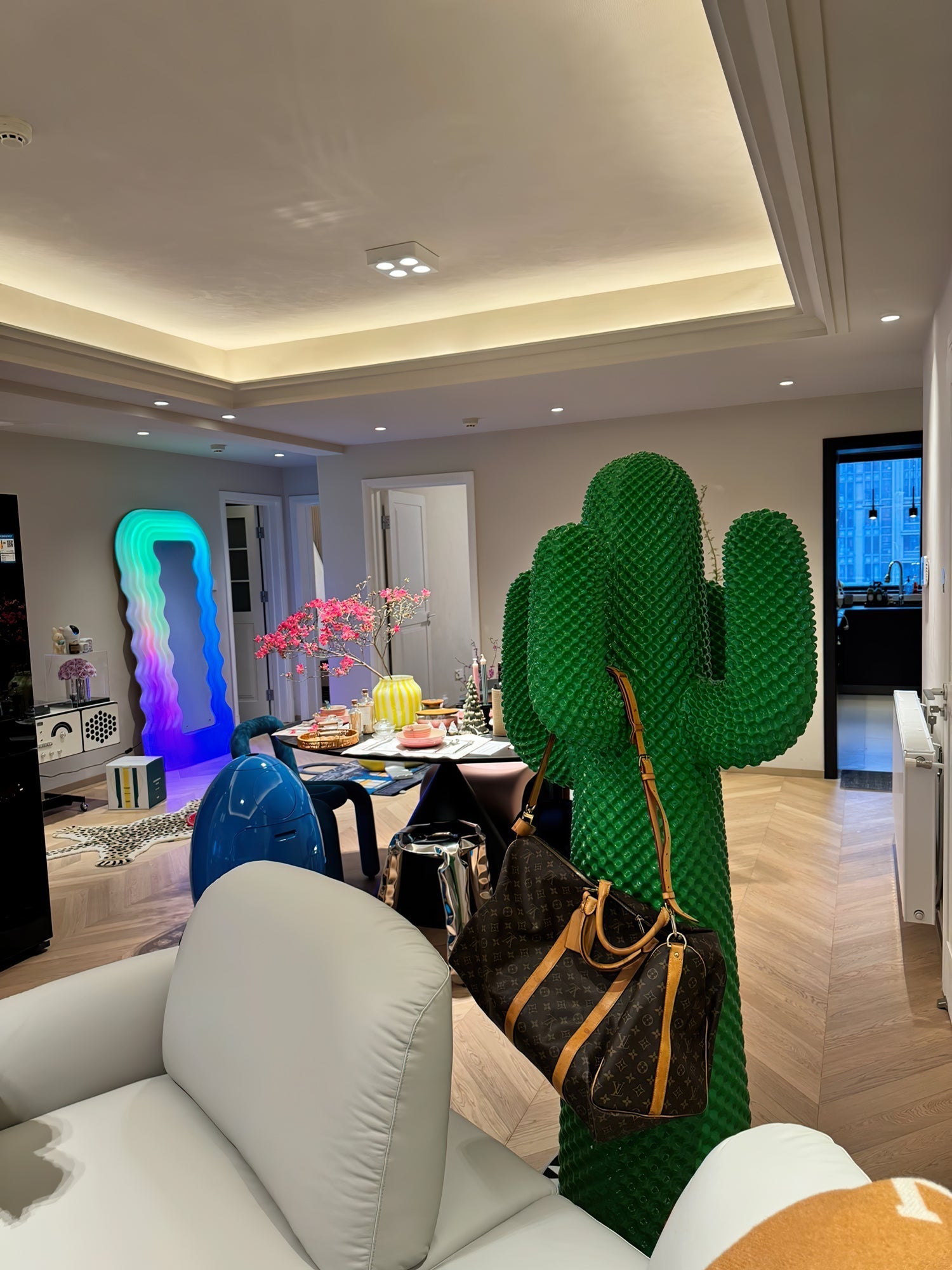 Mello Sculptural Portable Lamp Cactus Coat Rack