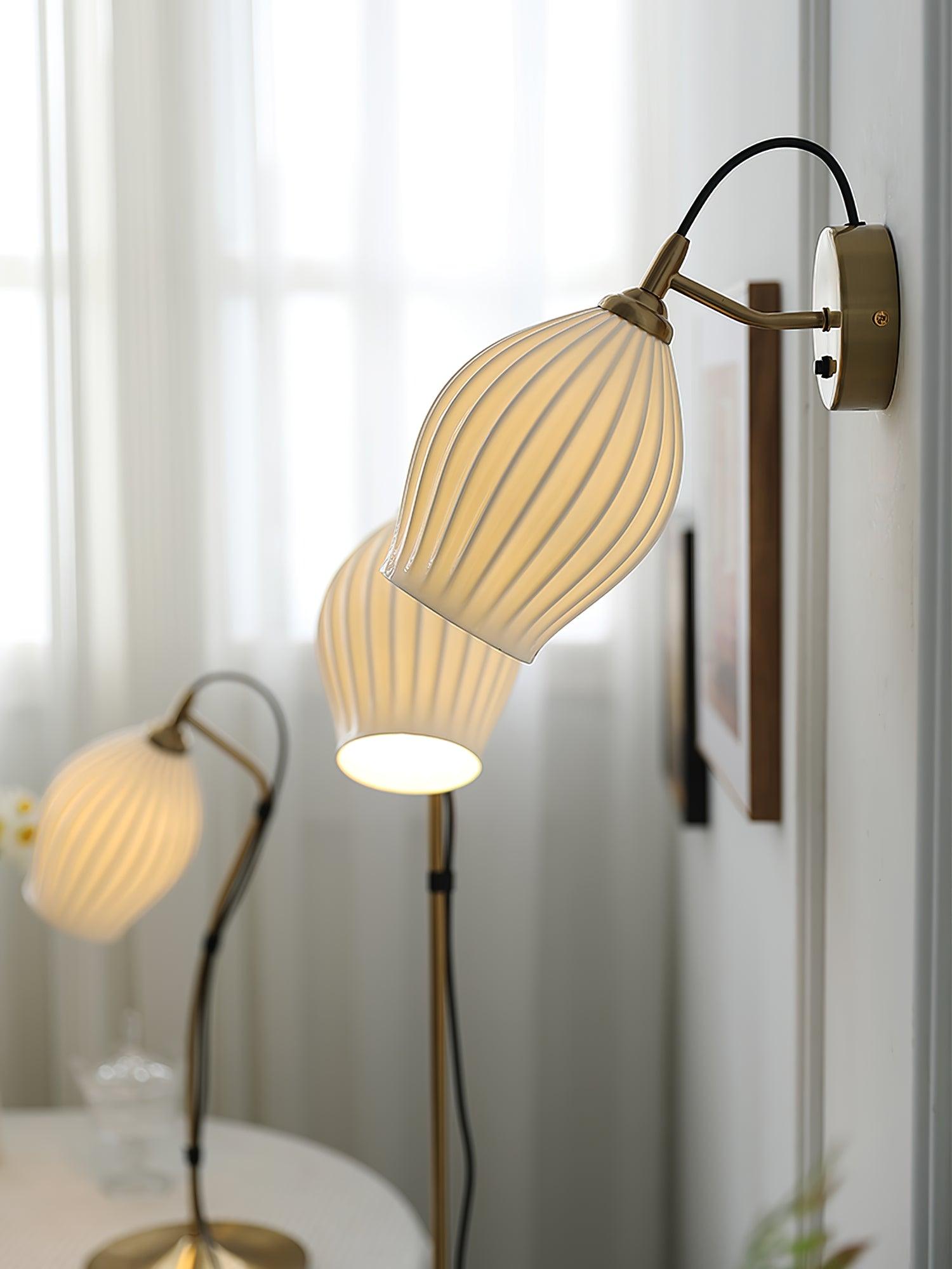 Ceramic Ribbed Wall Light 5.3