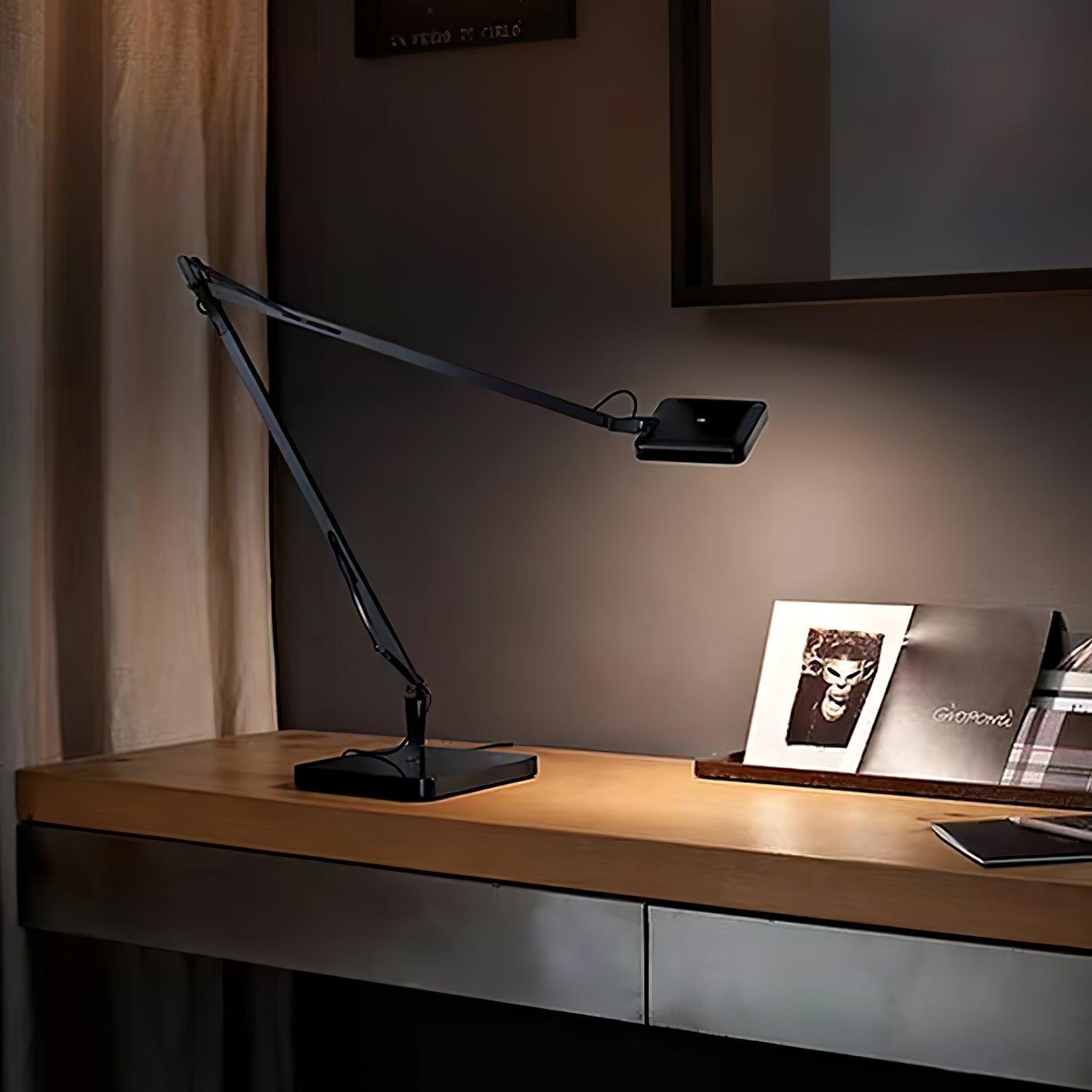 Edge Table Lamp 22.8