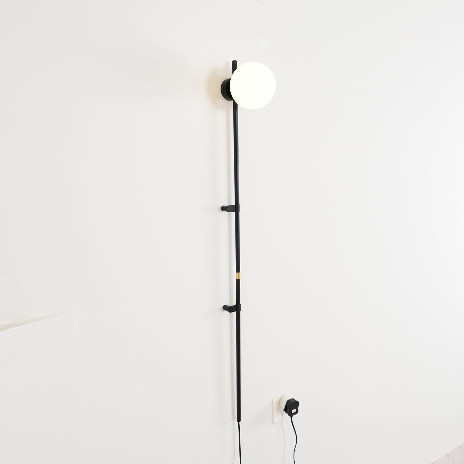 Funiculi Plug in Wall Sconce