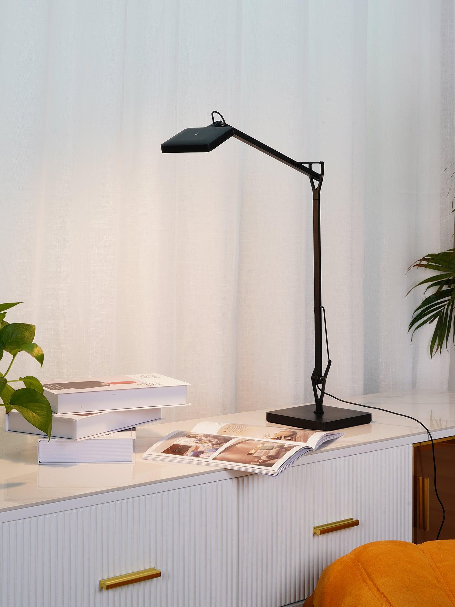 Edge Side Table Lamp detail view 6