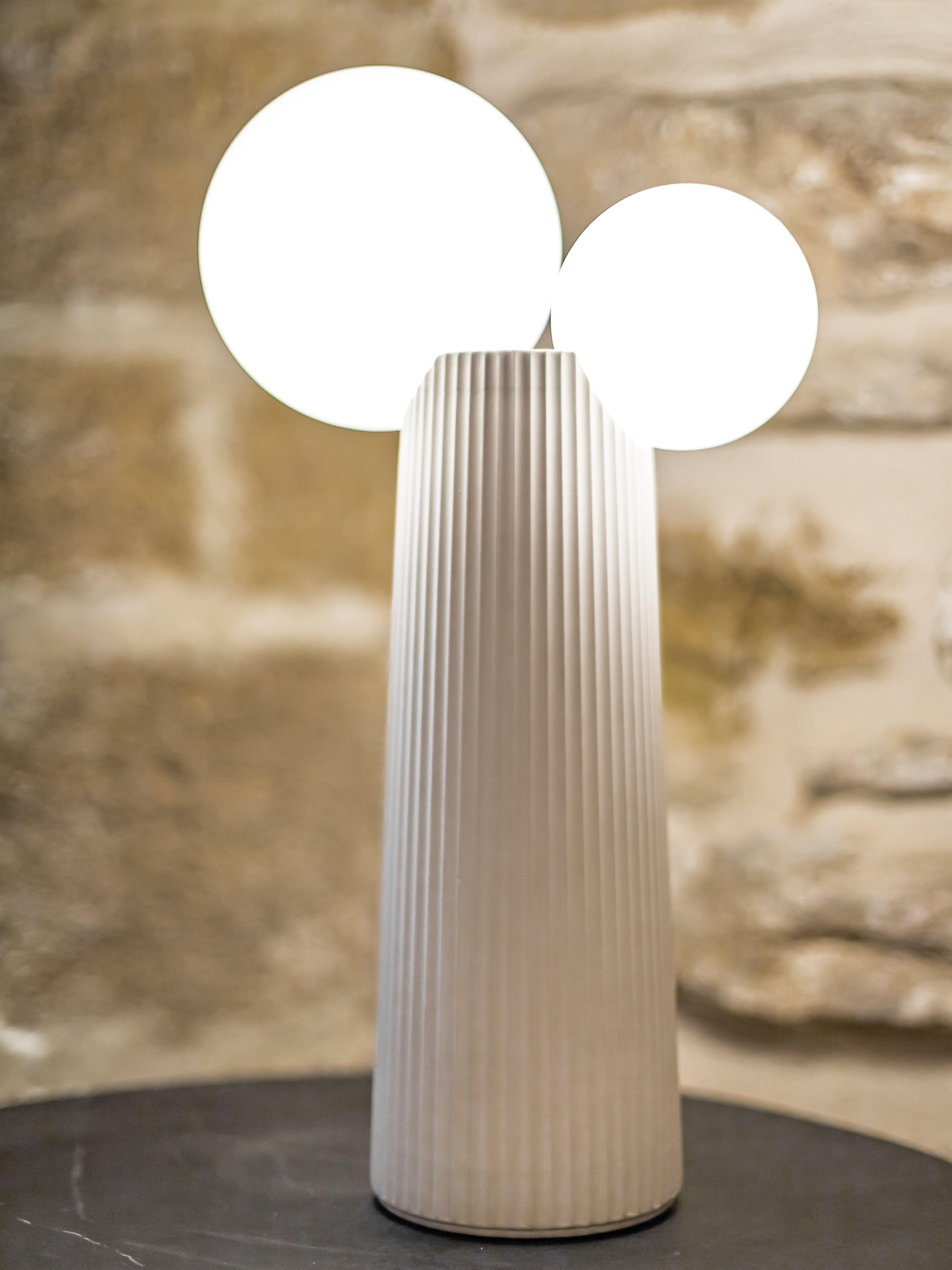 Land Table Lamp 8.3