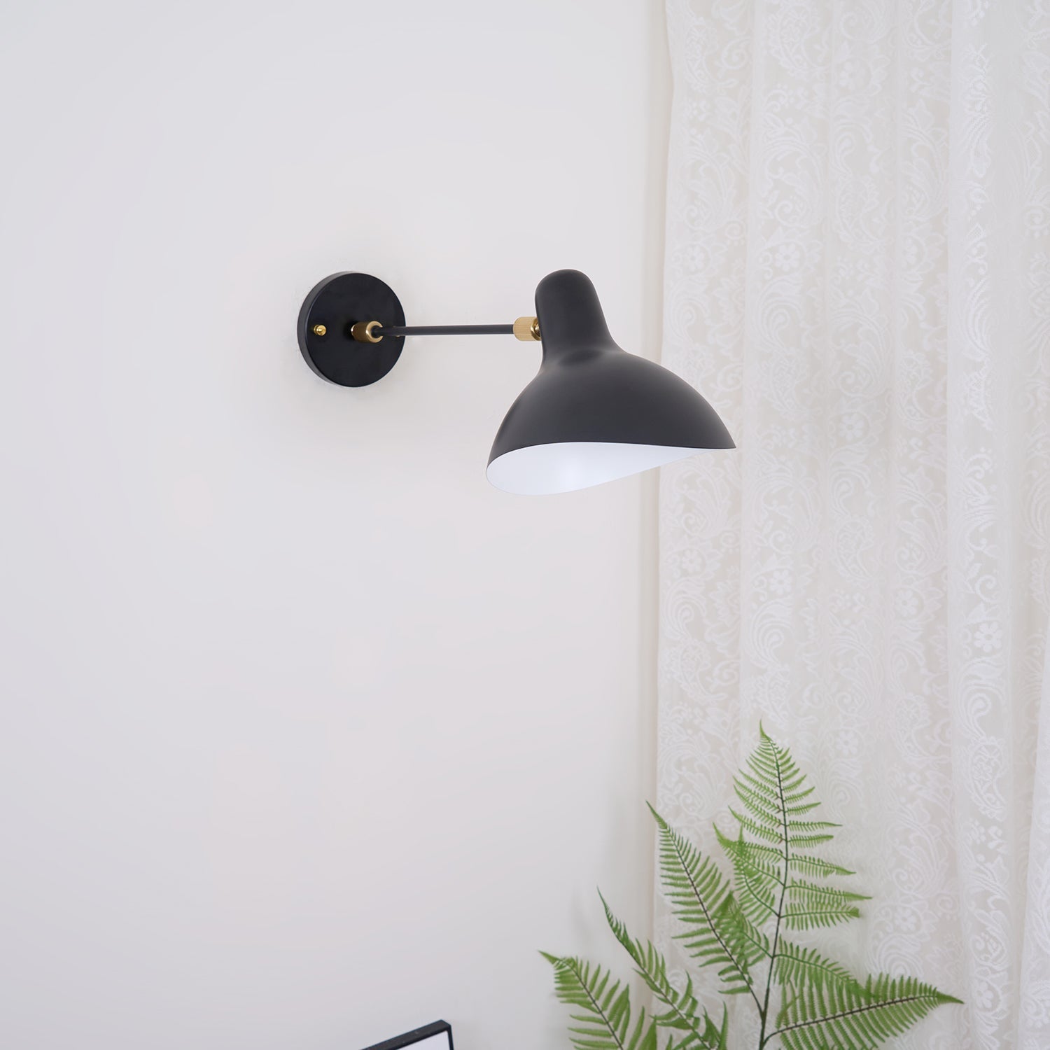Mantis Wall Lamp 17.7