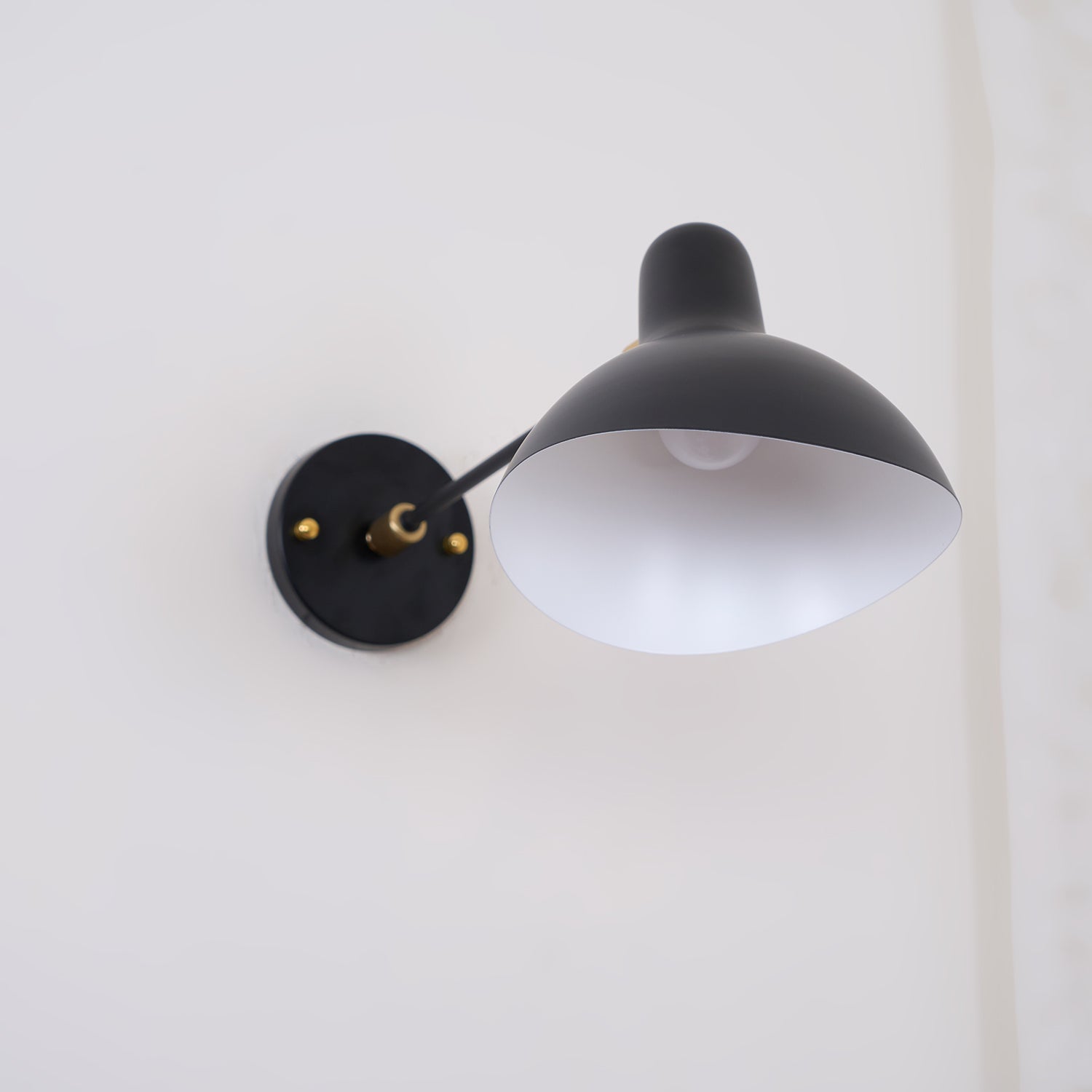Mantis Wall Lamp 17.7