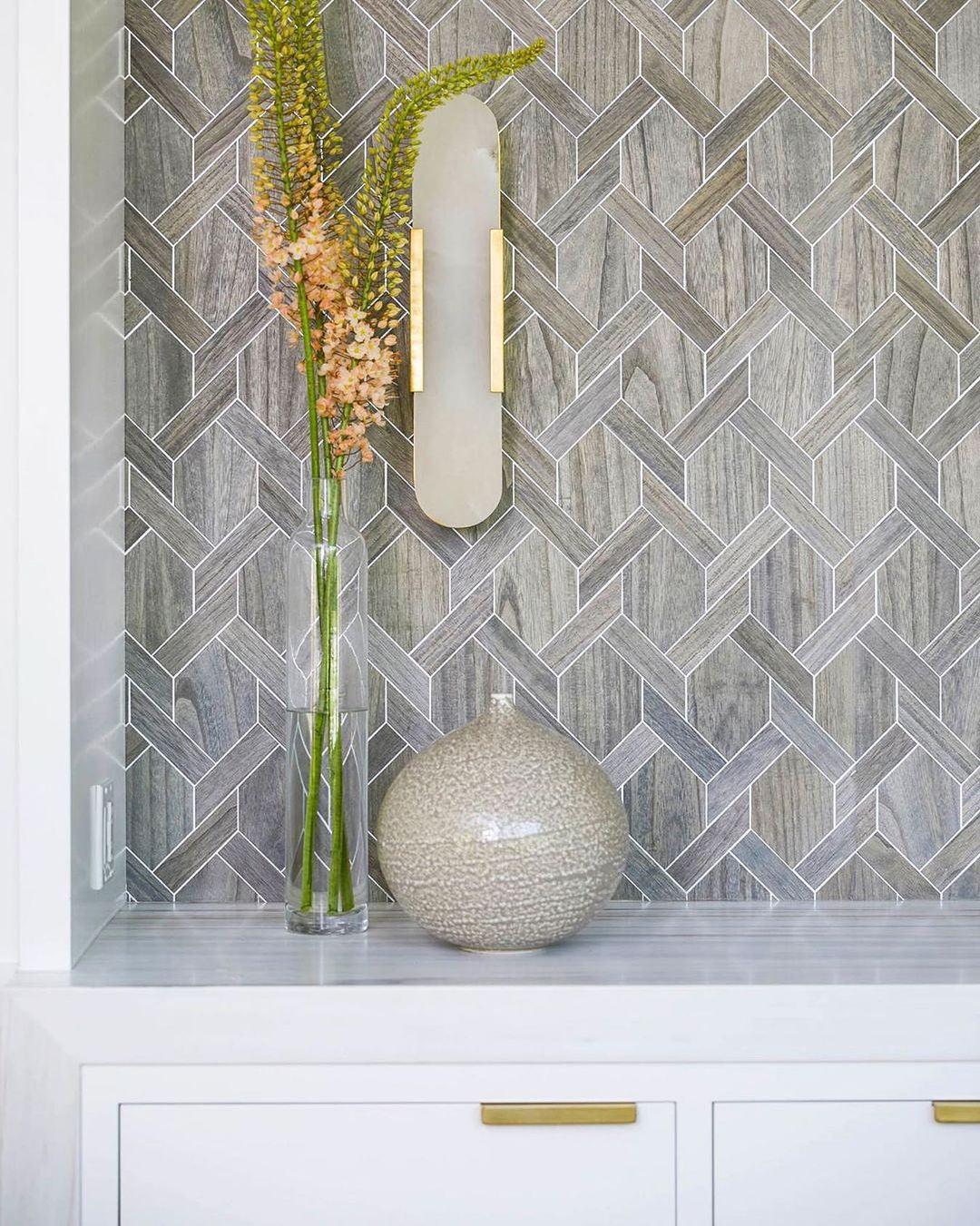 Melange Elongated Alabaster Wall Sconce