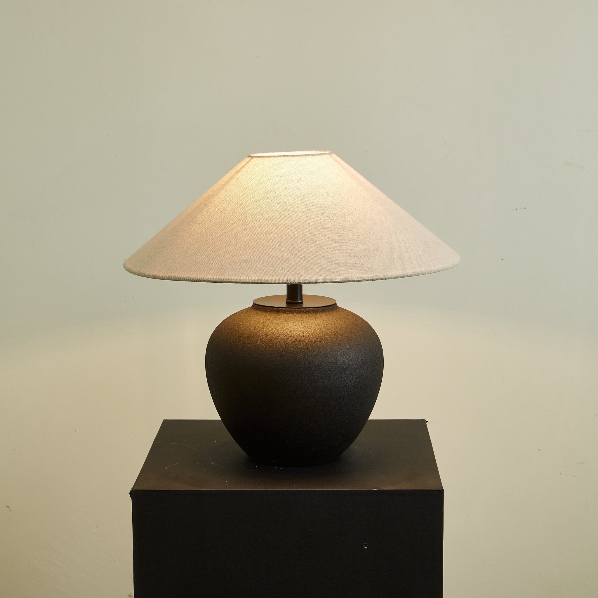 Noirveil Table Lamp