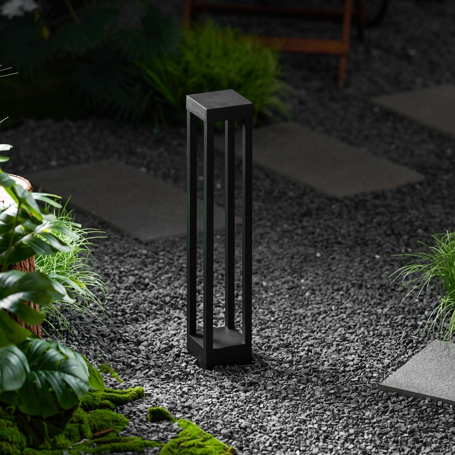 Obsidian Post Outdoor Light