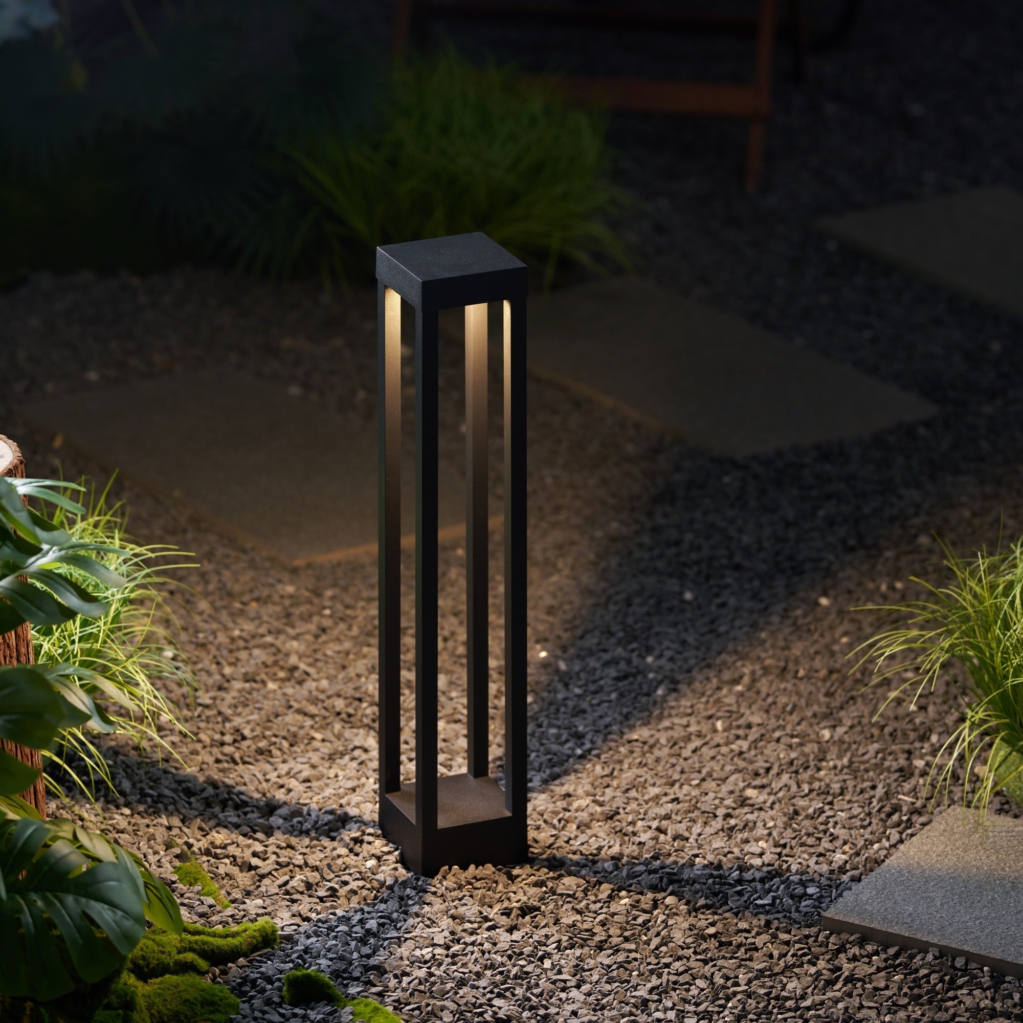 Obsidian Post Outdoor Light