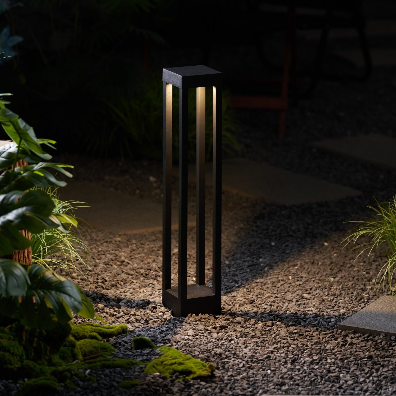 Obsidian Post Outdoor Light