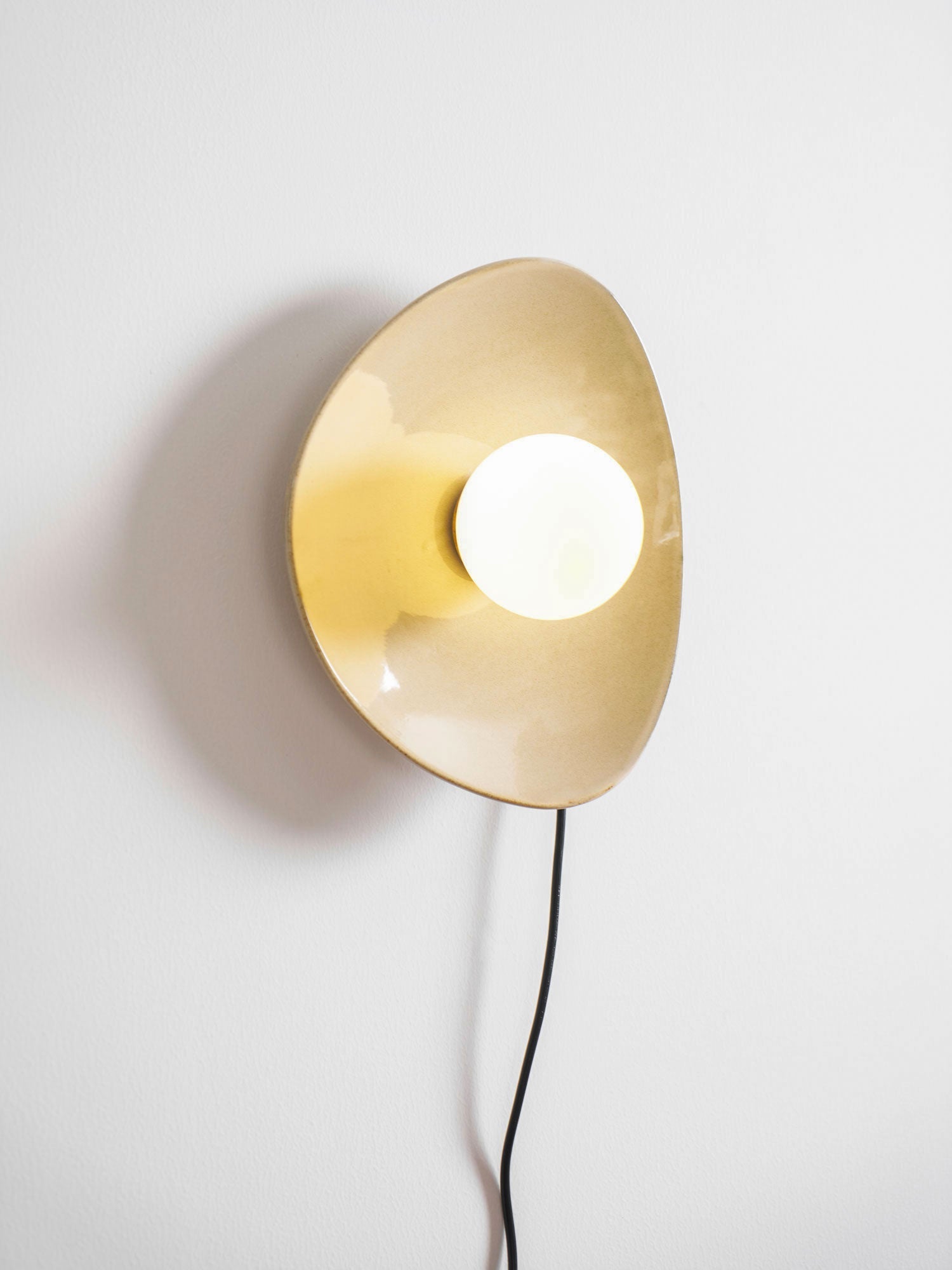 Pebble Disc Plug-in Wall Light detail view 18