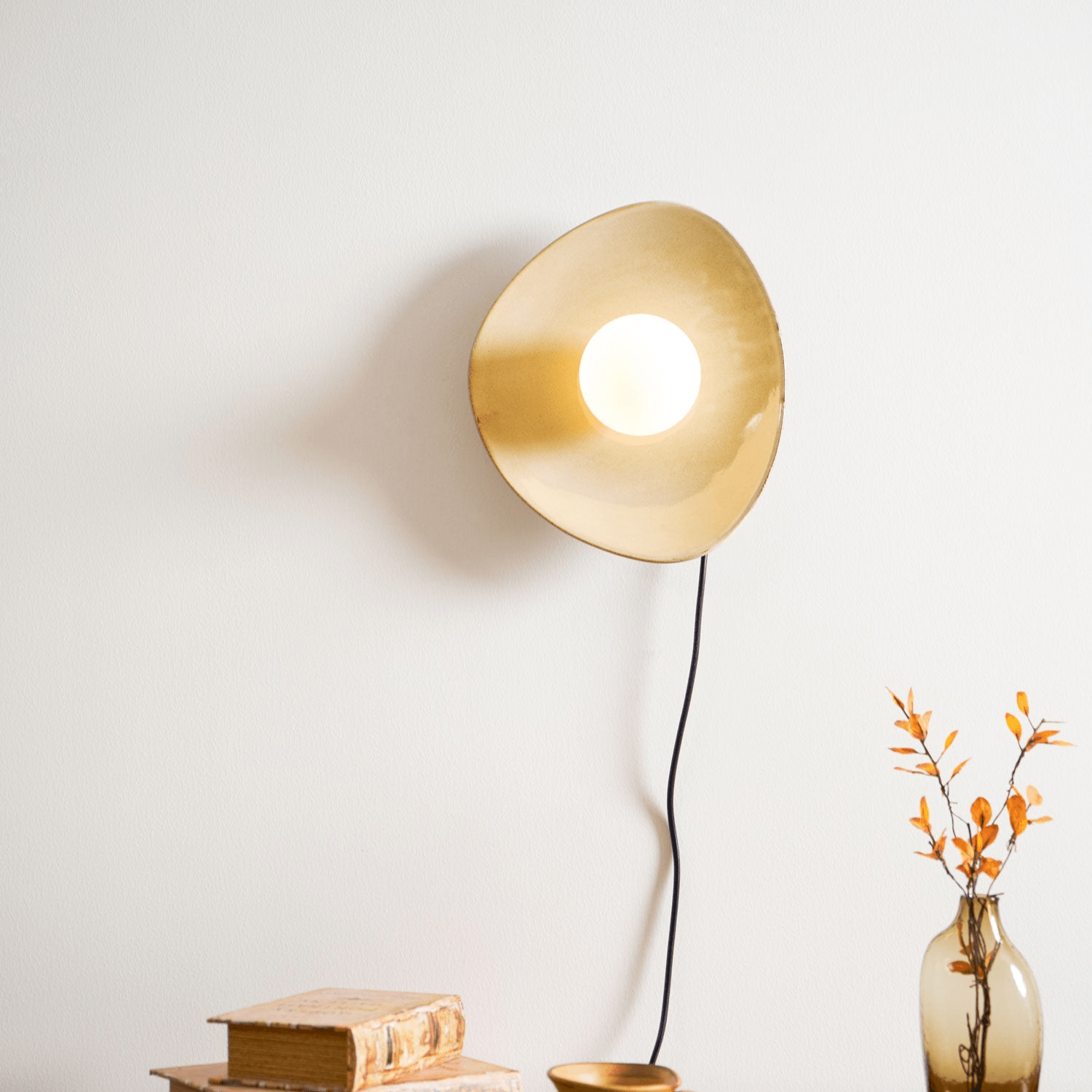 Pebble Disc Plug-in Wall Light detail view 2