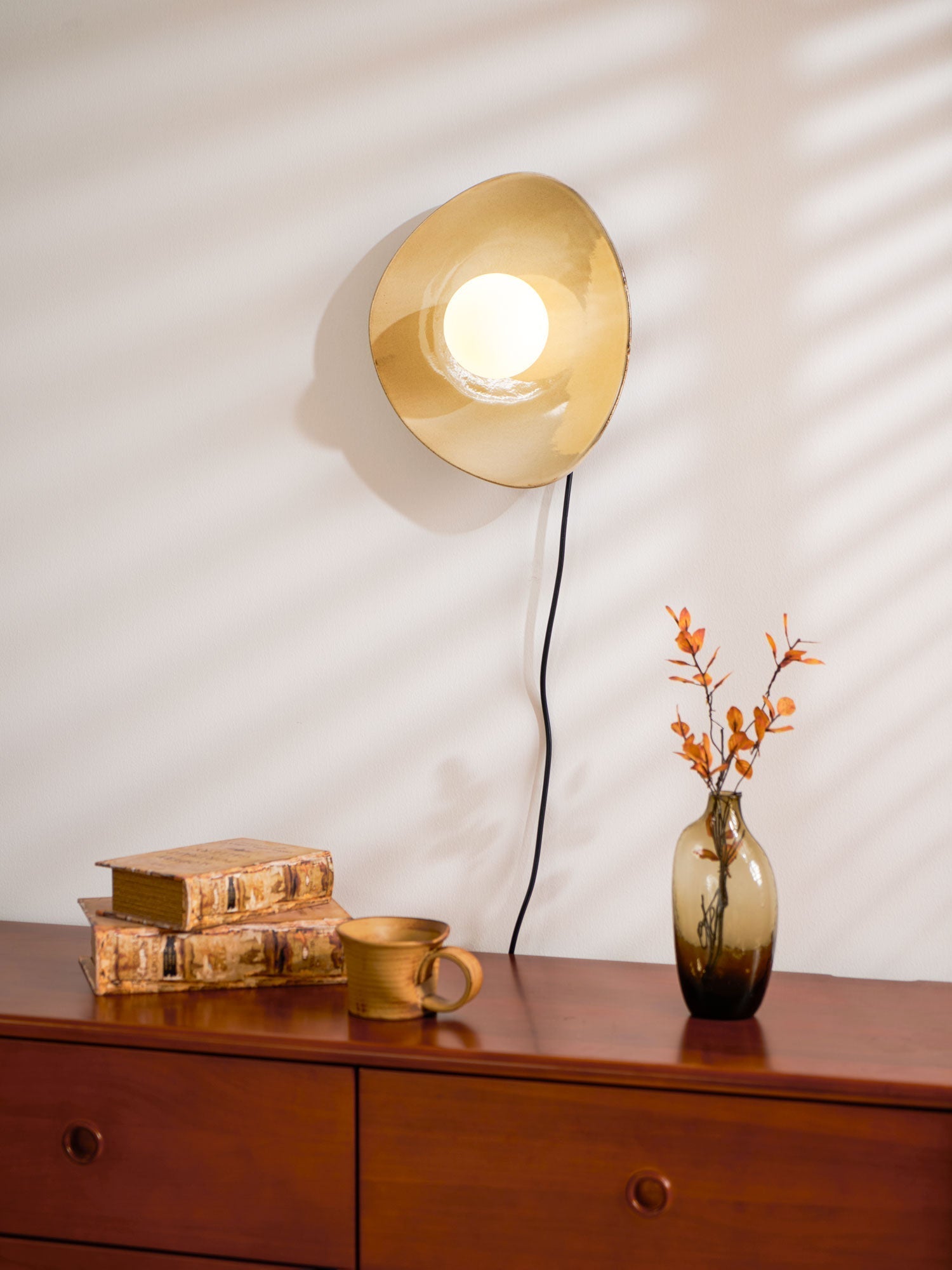 Pebble Disc Plug-in Wall Light detail view 16