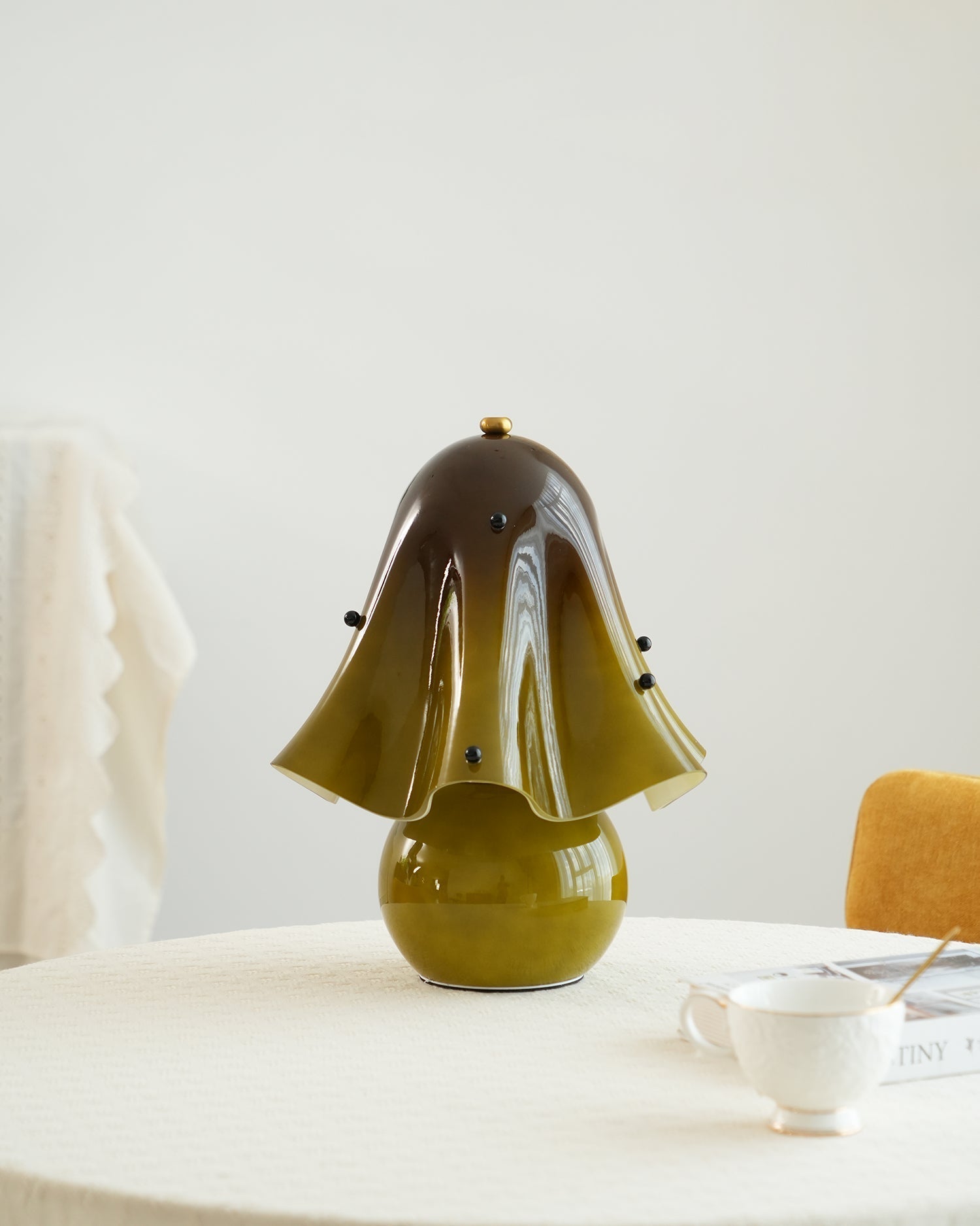 Petalia Table Lamp