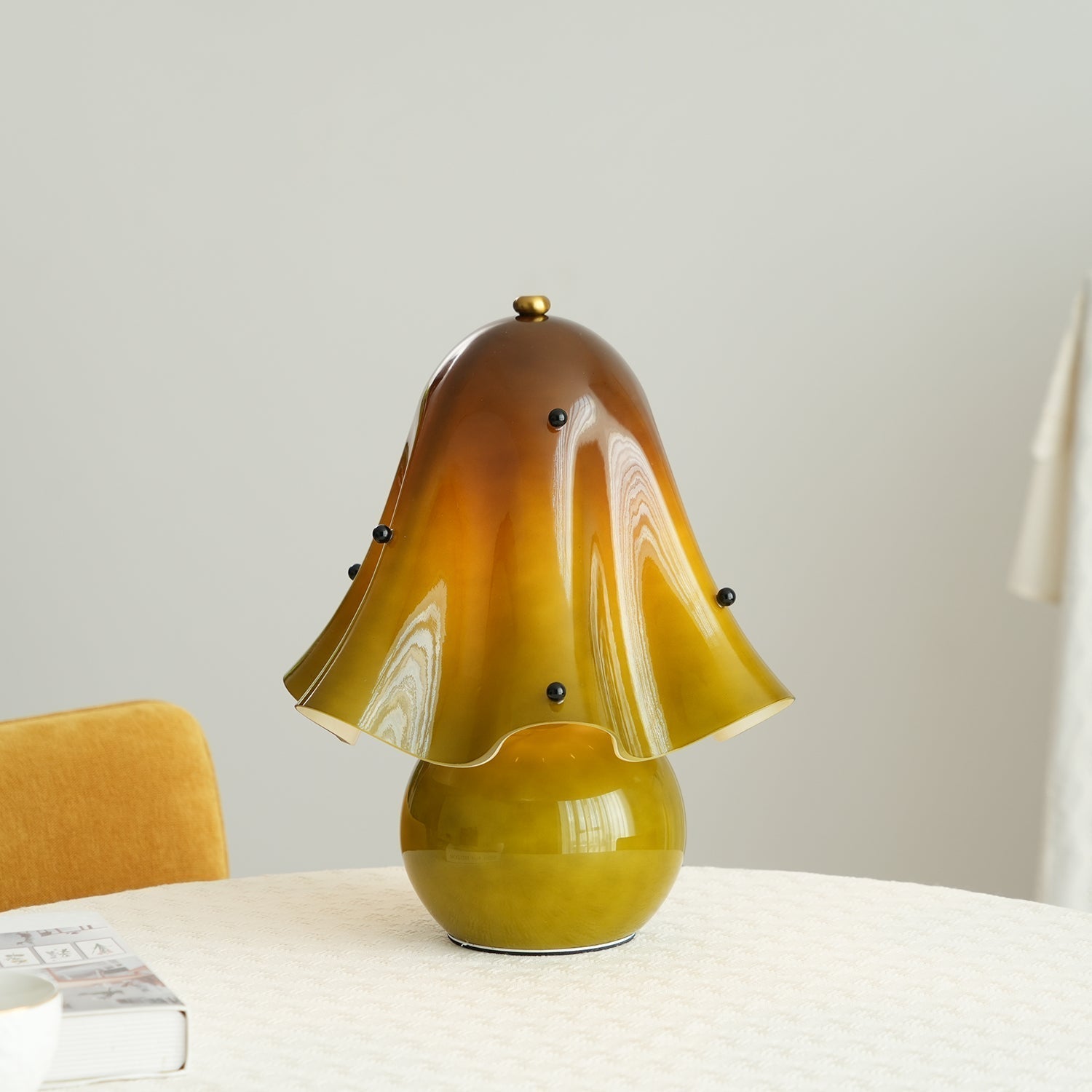 Petalia Table Lamp