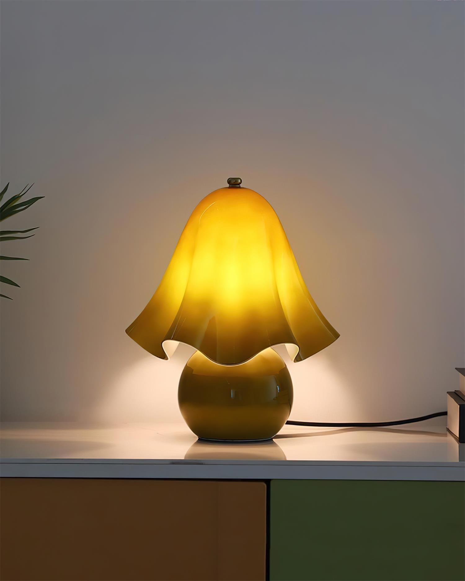 Petalia Table Lamp